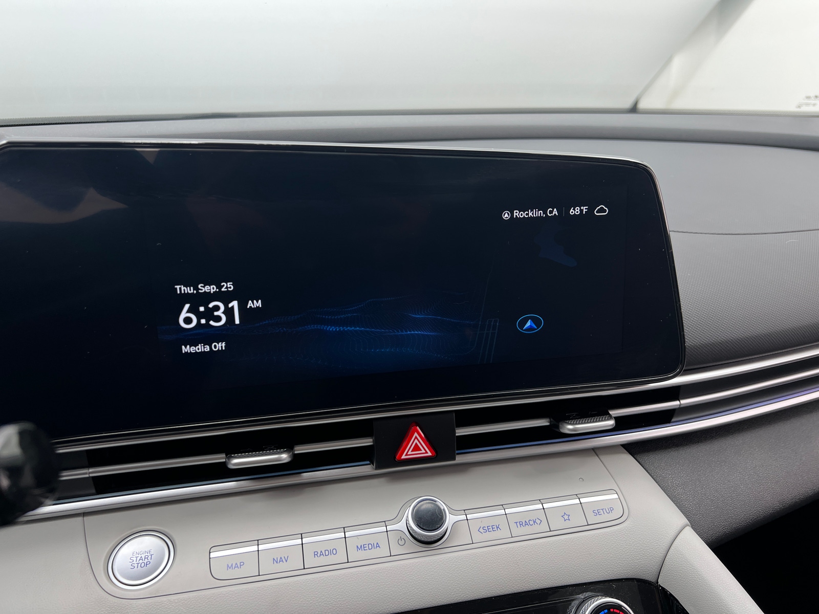 Thumbnail: 2023 Hyundai Elantra - 3