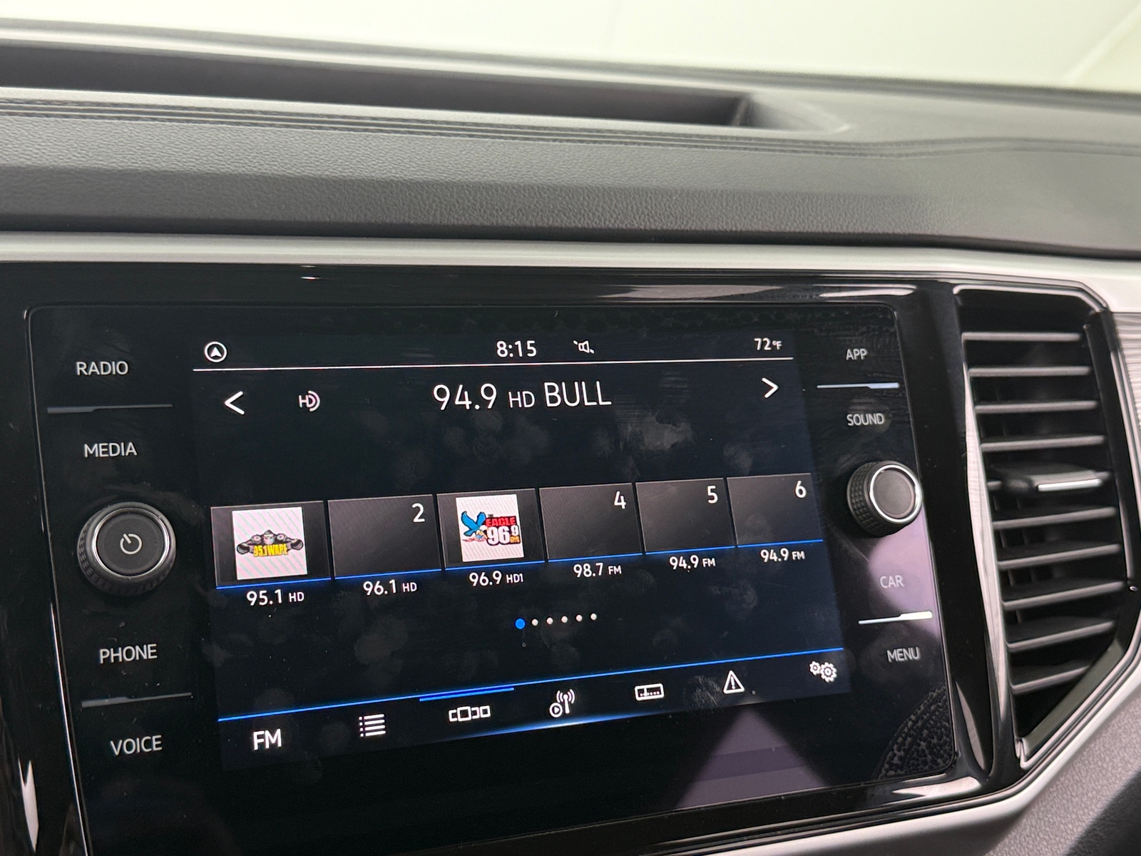 Thumbnail: 2023 Volkswagen Atlas - 3