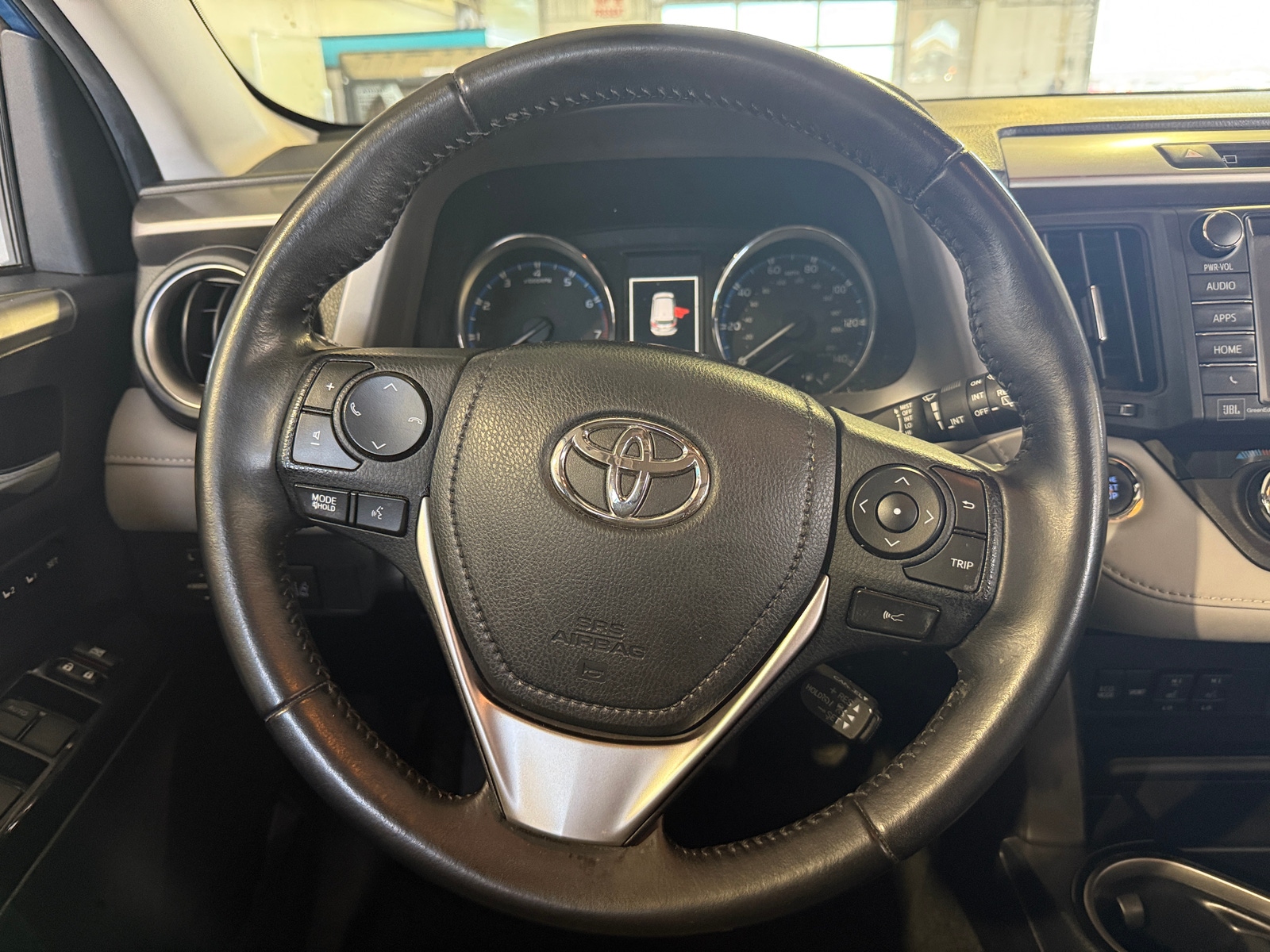 Thumbnail: 2017 Toyota RAV4 - 4
