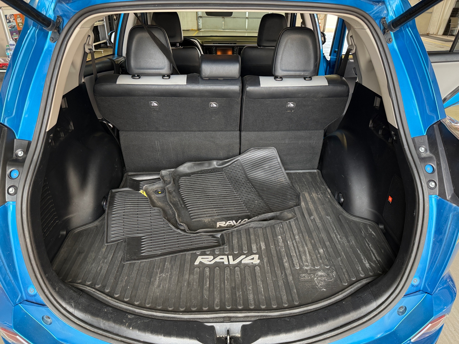 Thumbnail: 2017 Toyota RAV4 - 6