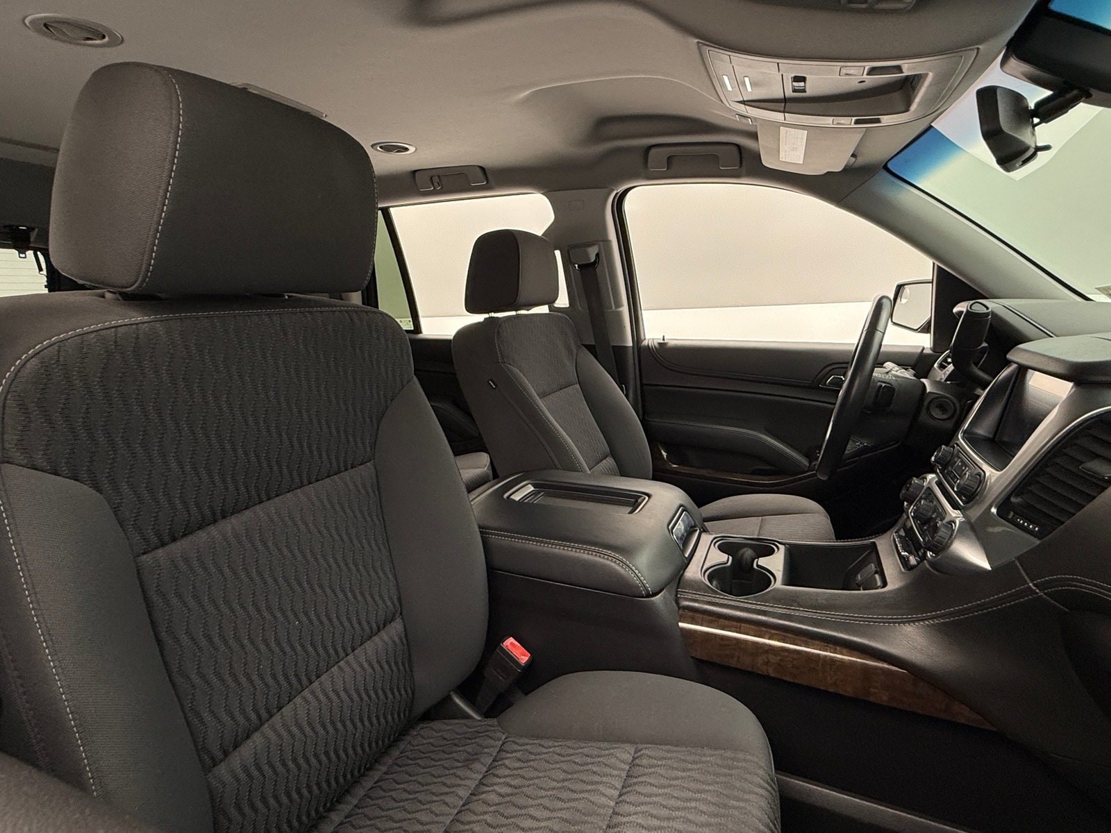 Thumbnail: 2019 Chevrolet Tahoe - 2