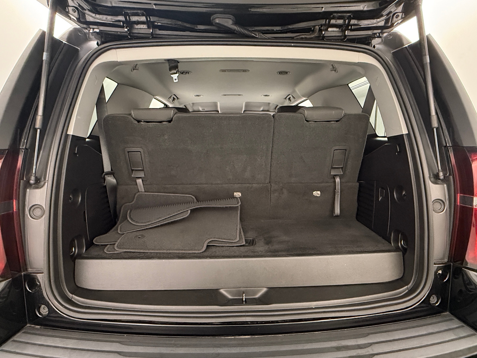 Thumbnail: 2019 Chevrolet Tahoe - 7