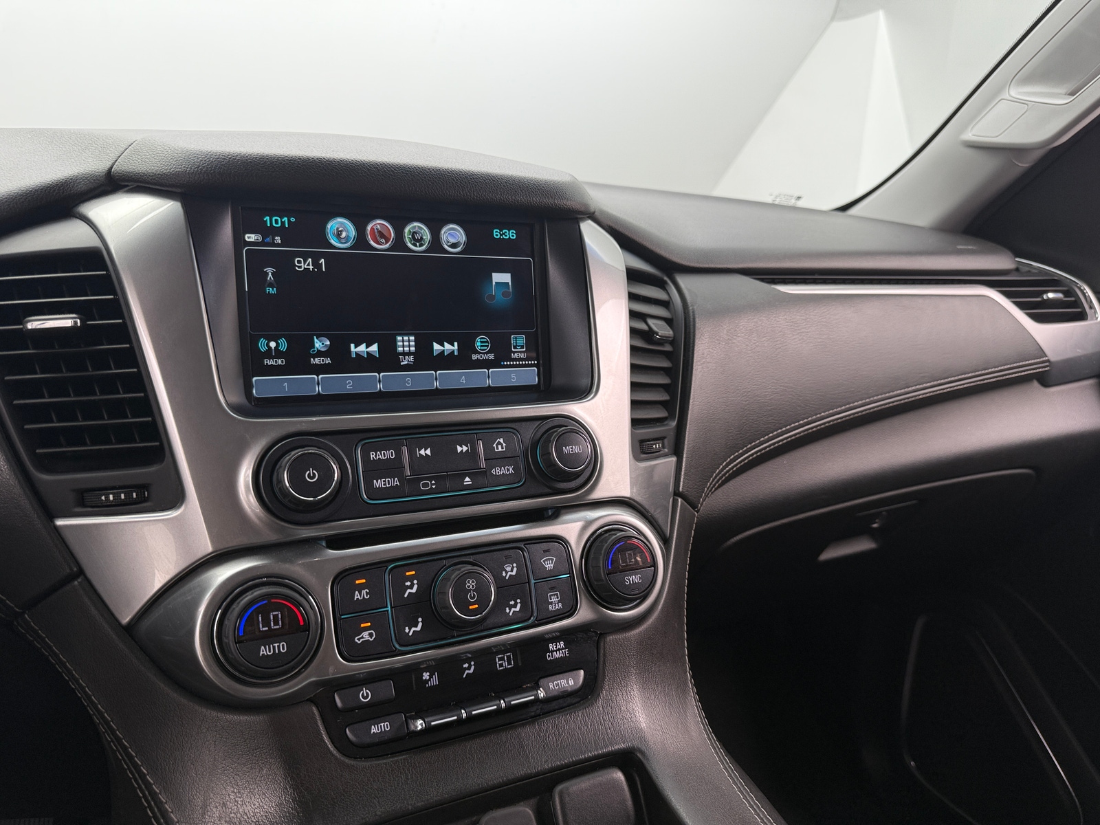 Thumbnail: 2019 Chevrolet Tahoe - 4