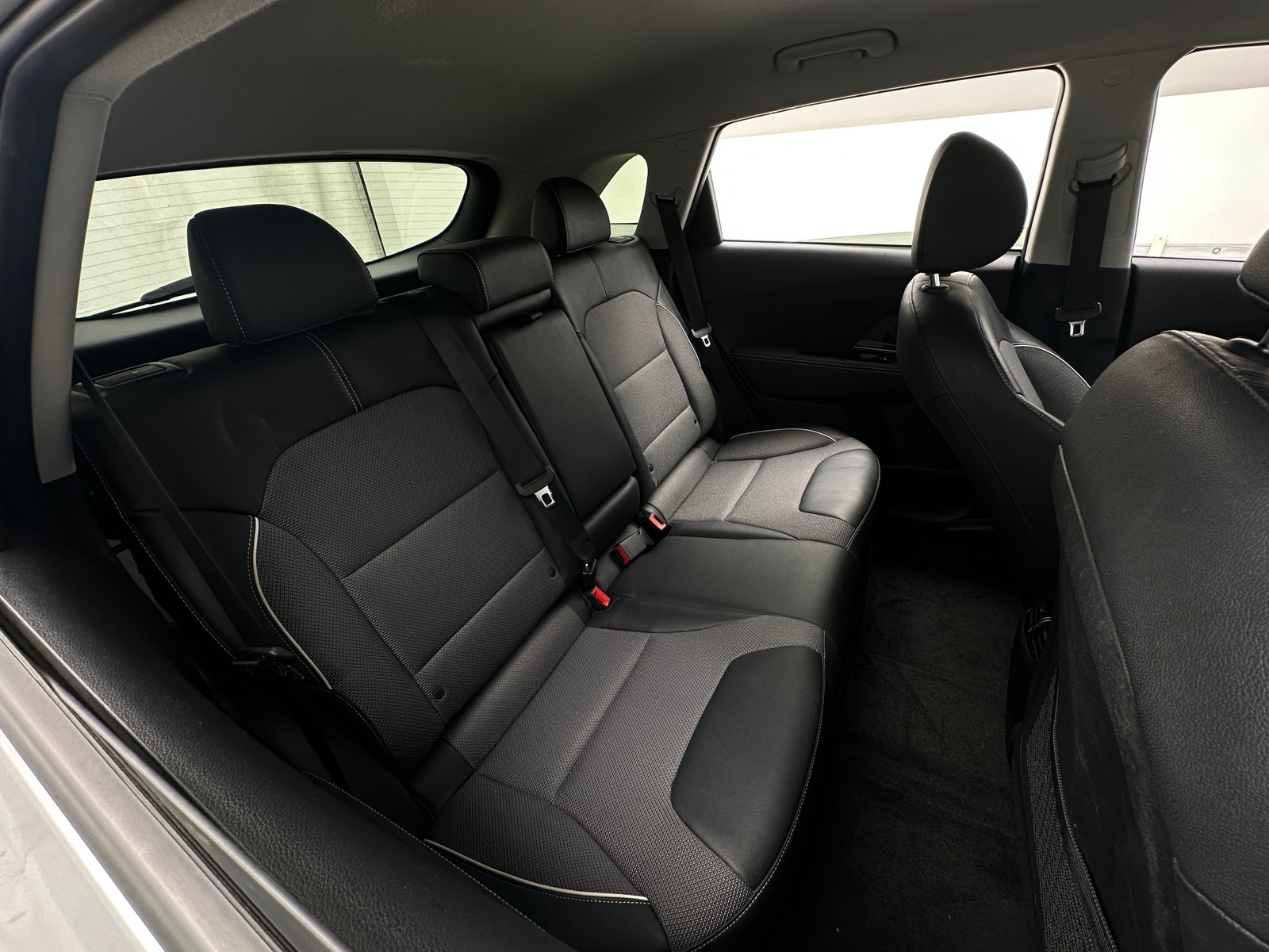 Thumbnail: 2021 Kia Niro - 6