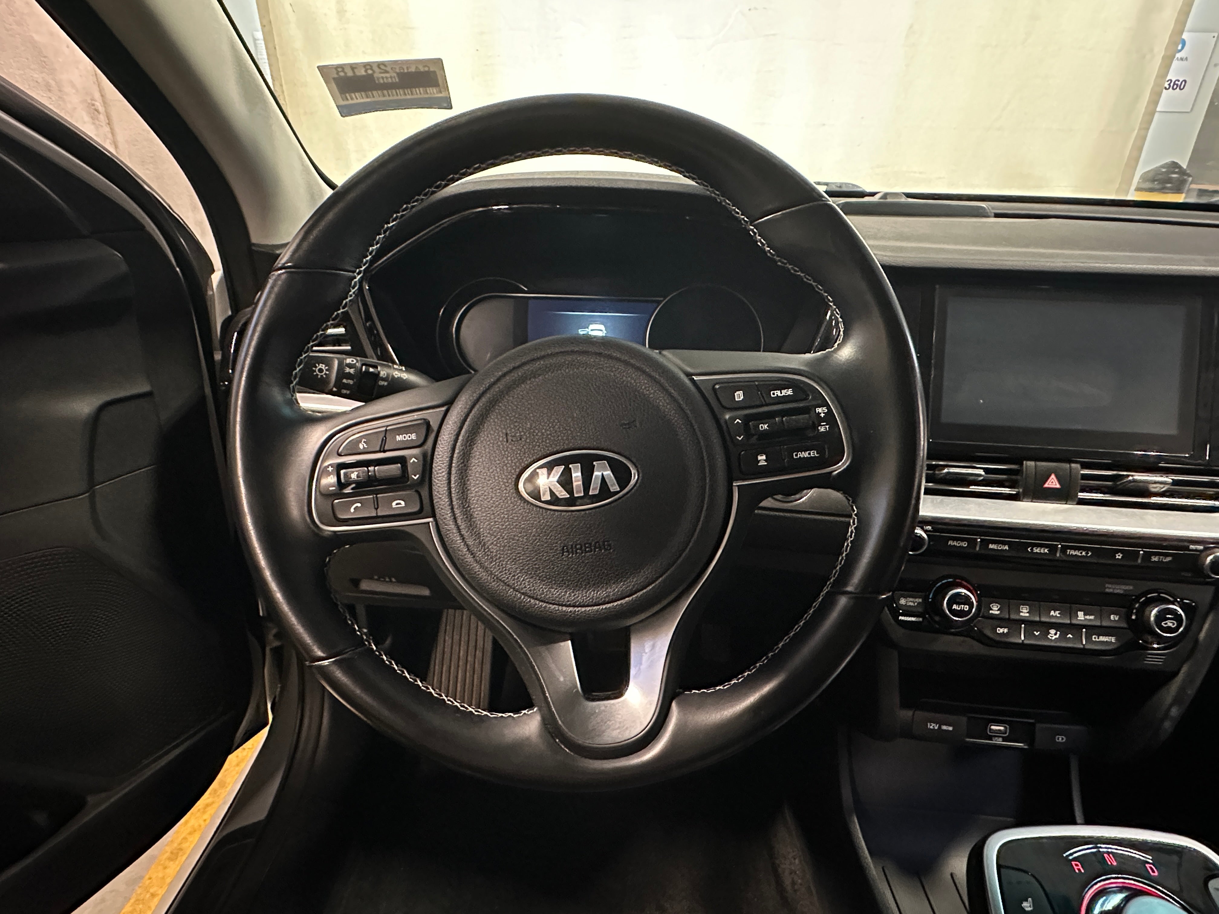 Used 2021 Kia Niro EX with VIN KNDCC3LG3M5107471 for sale in Oak Creek, WI