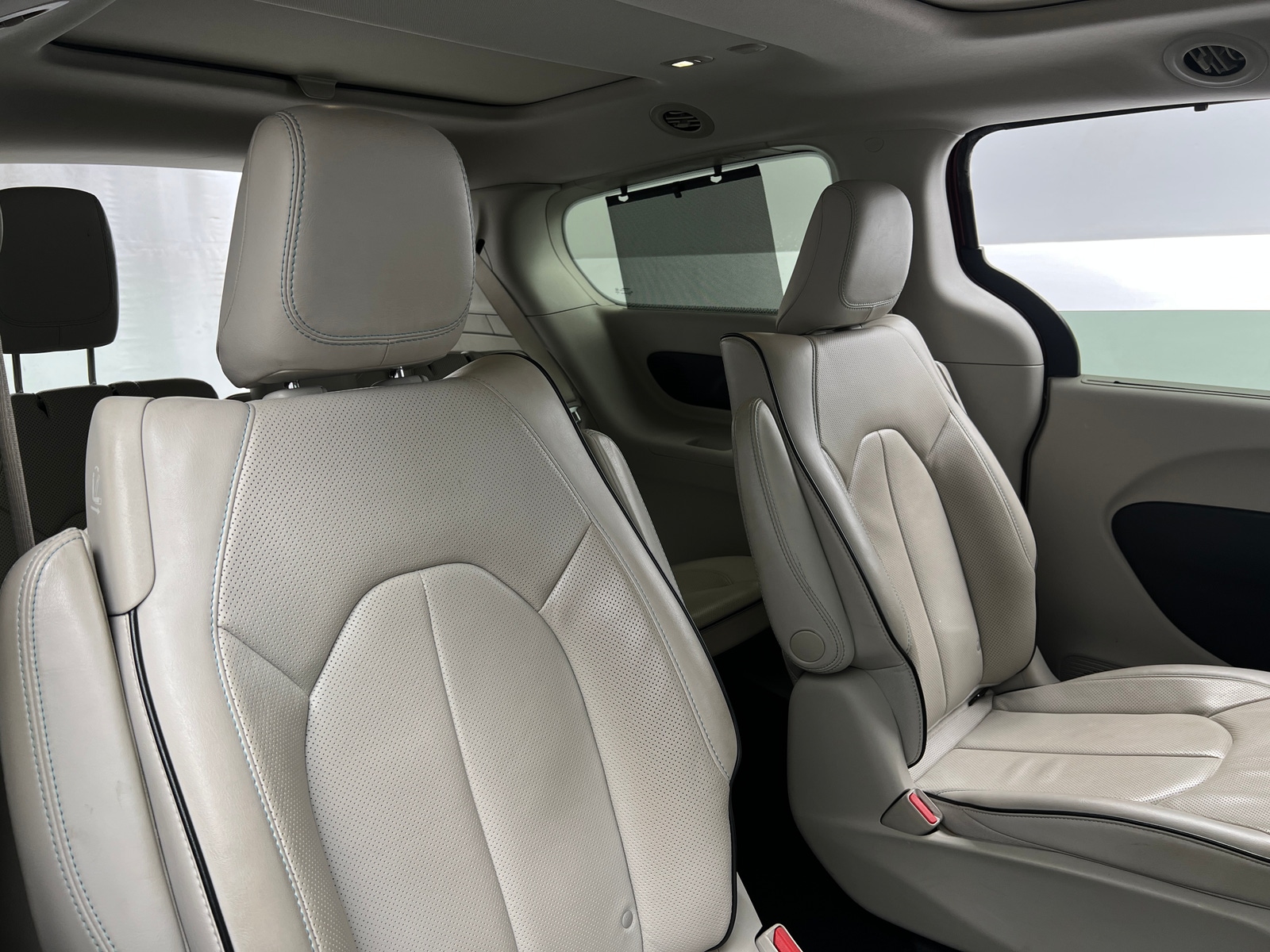 Thumbnail: 2018 Chrysler Pacifica - 5