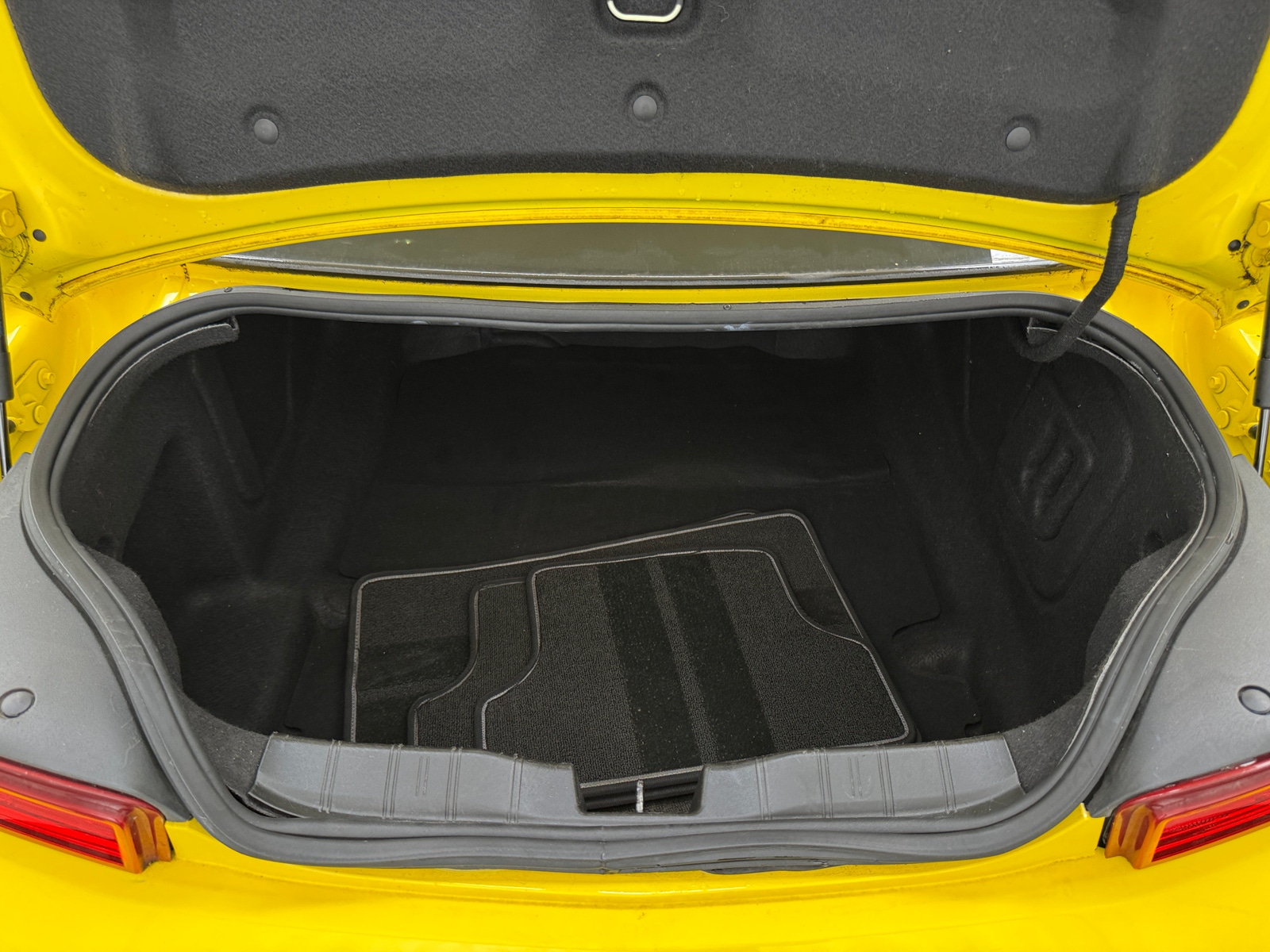 Thumbnail: 2017 Chevrolet Camaro - 4