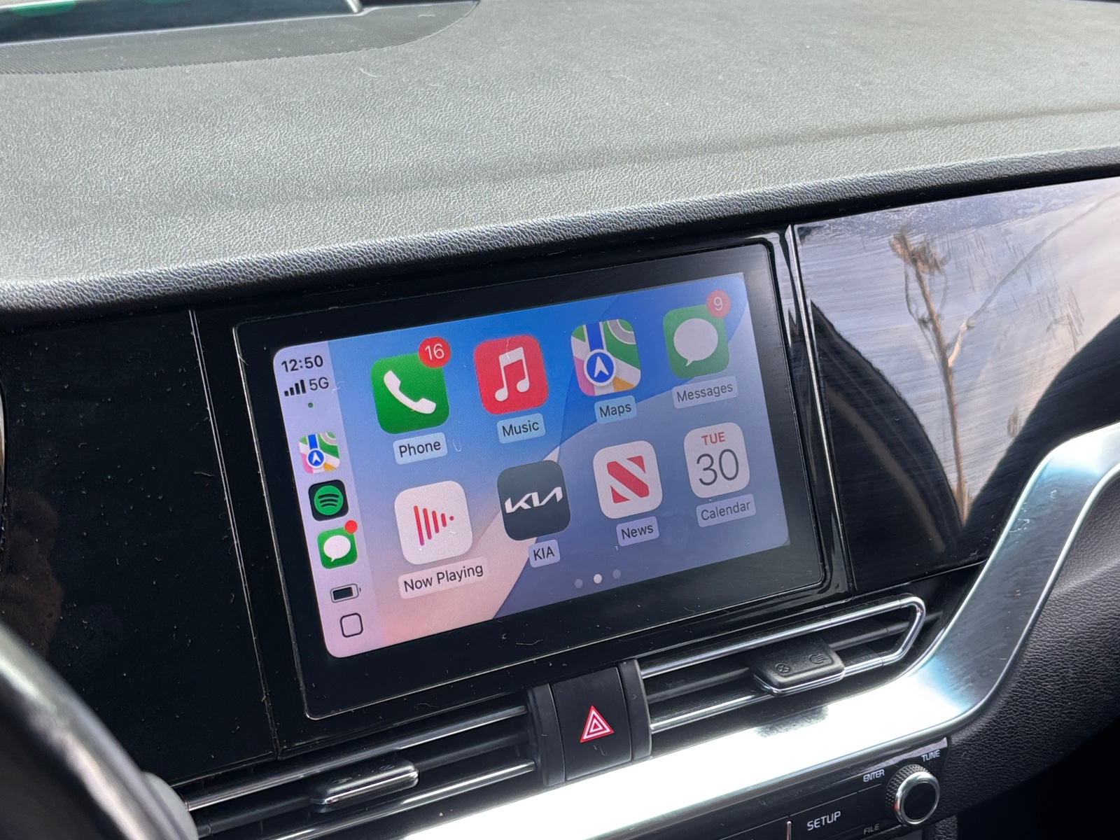 Thumbnail: 2022 Kia Niro - 4