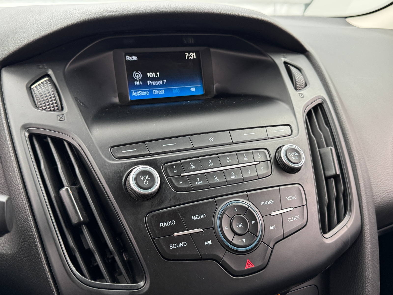 Thumbnail: 2018 Ford Focus - 4