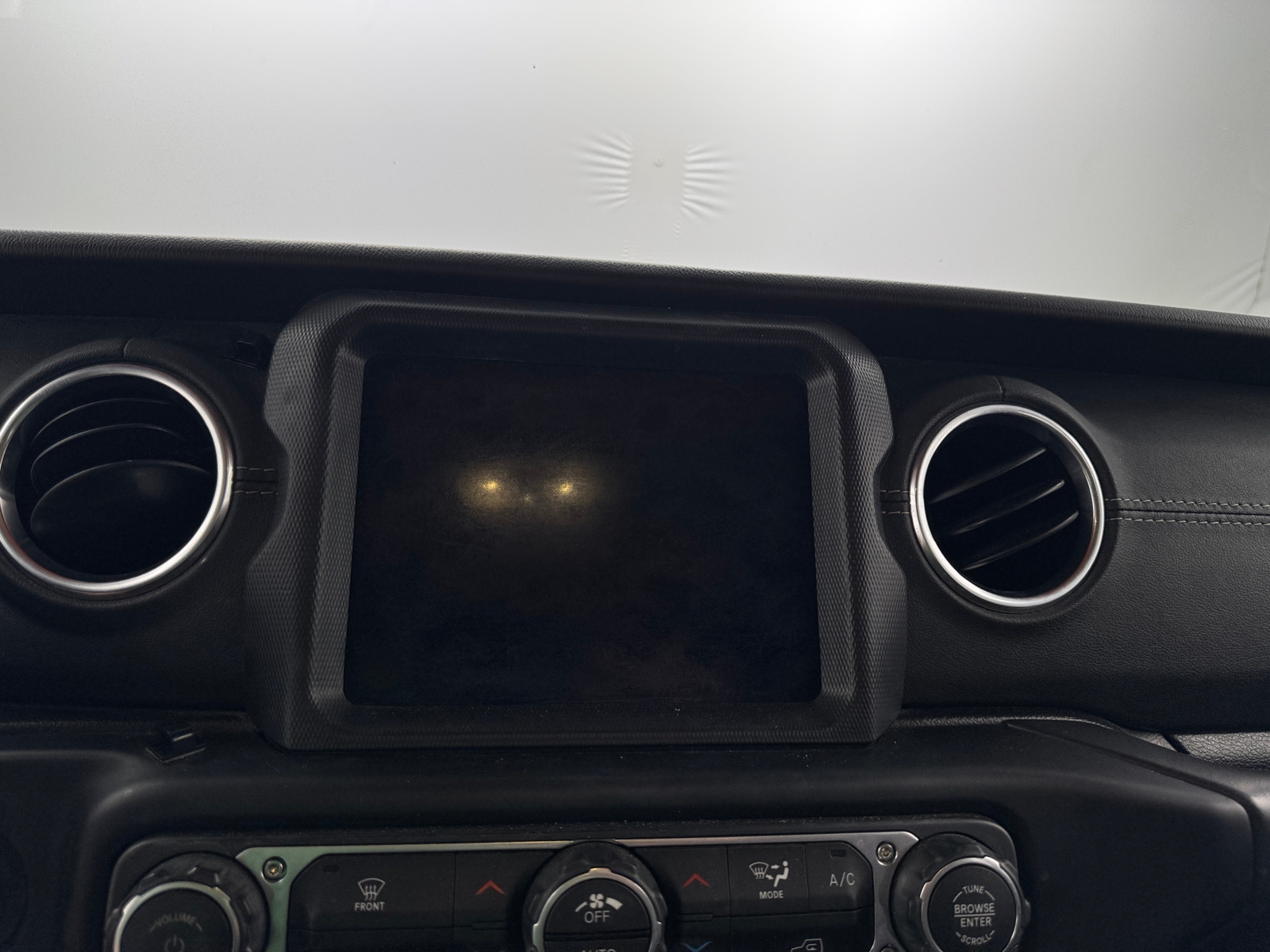 Thumbnail: 2019 Jeep Wrangler - 4