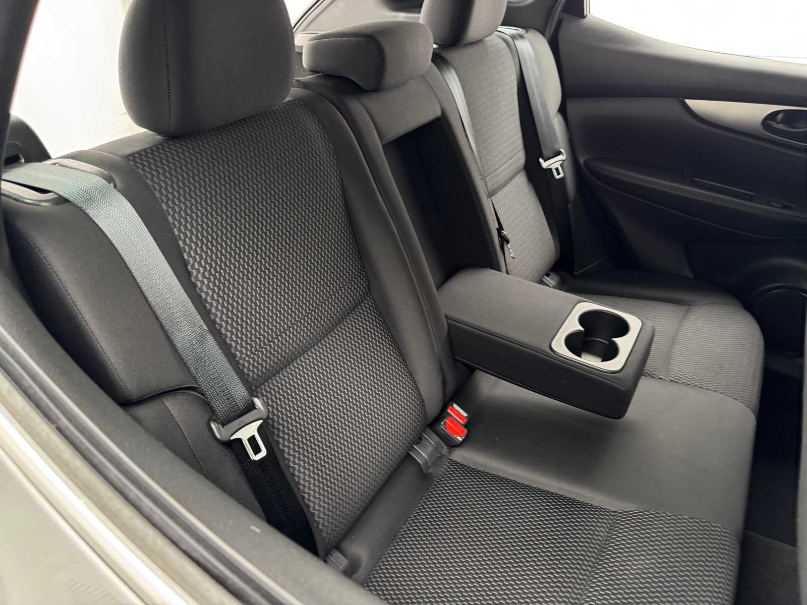 Thumbnail: 2021 Nissan Rogue Sport - 6