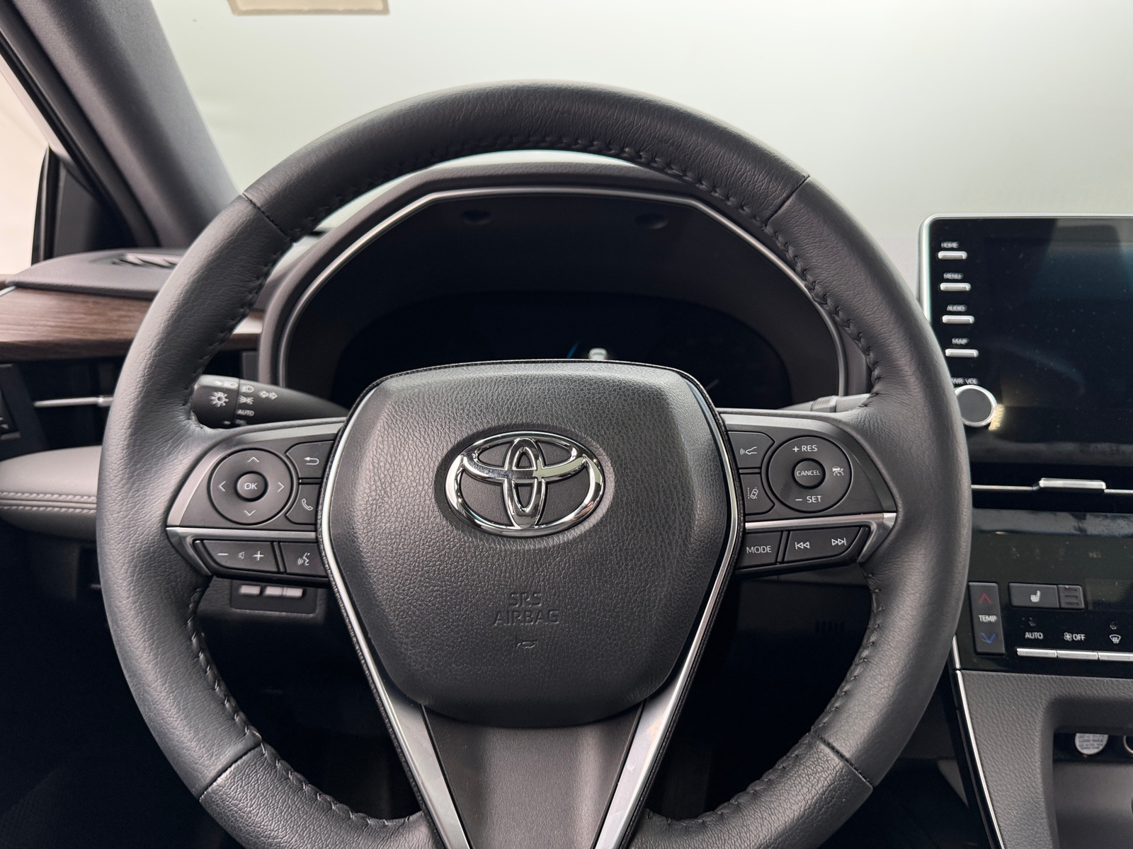 Thumbnail: 2022 Toyota Avalon - 5