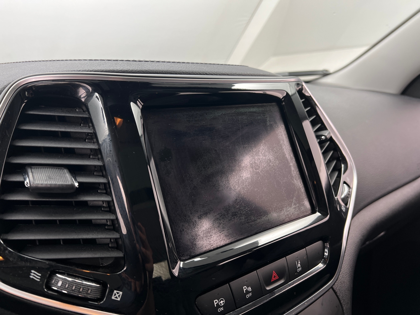 Thumbnail: 2019 Jeep Cherokee - 3