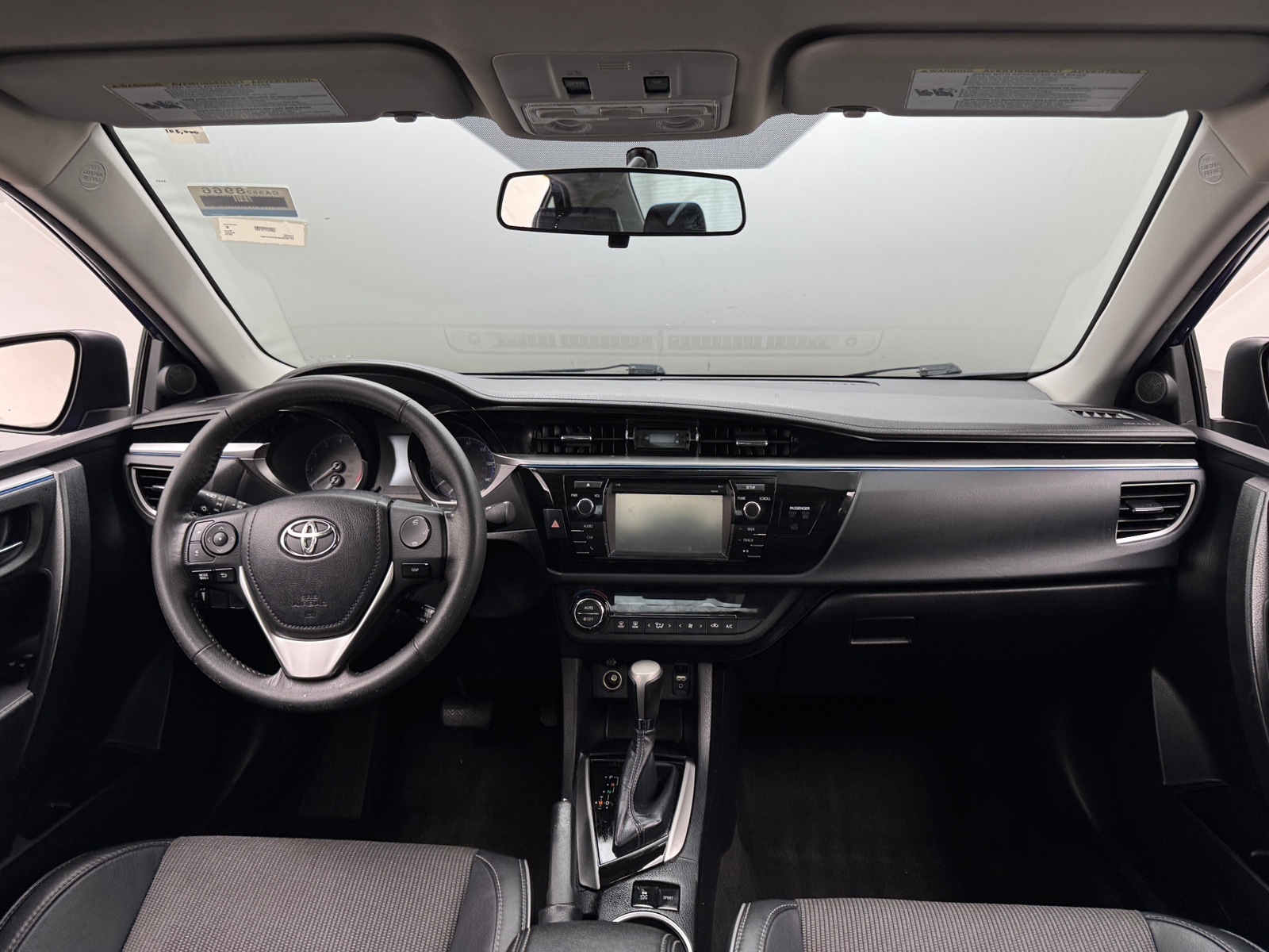Thumbnail: 2015 Toyota Corolla - 3