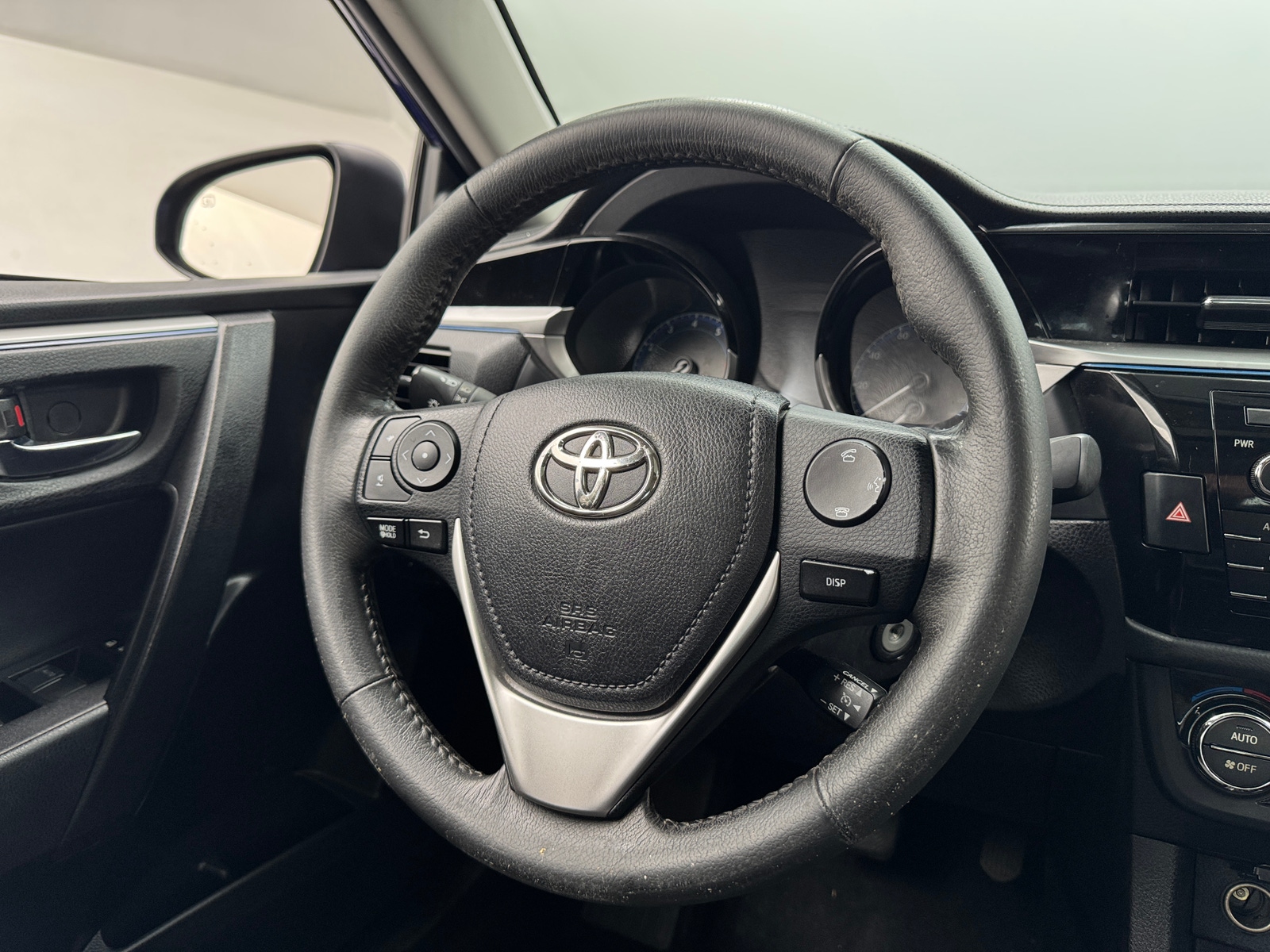 Thumbnail: 2015 Toyota Corolla - 5