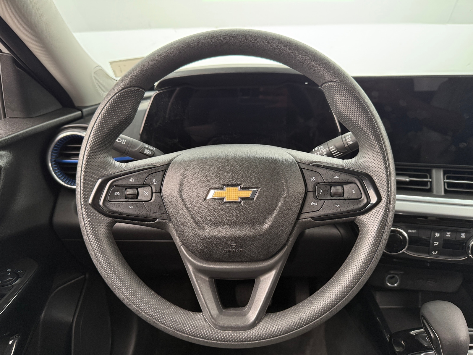 Thumbnail: 2024 Chevrolet Trax - 5