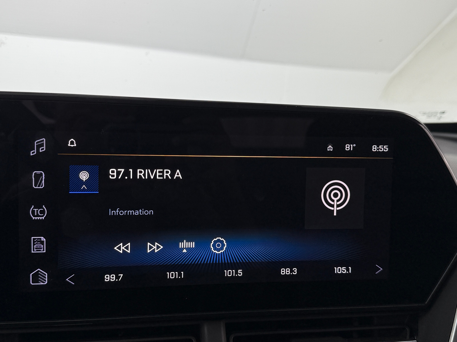 Thumbnail: 2024 Chevrolet Trax - 4