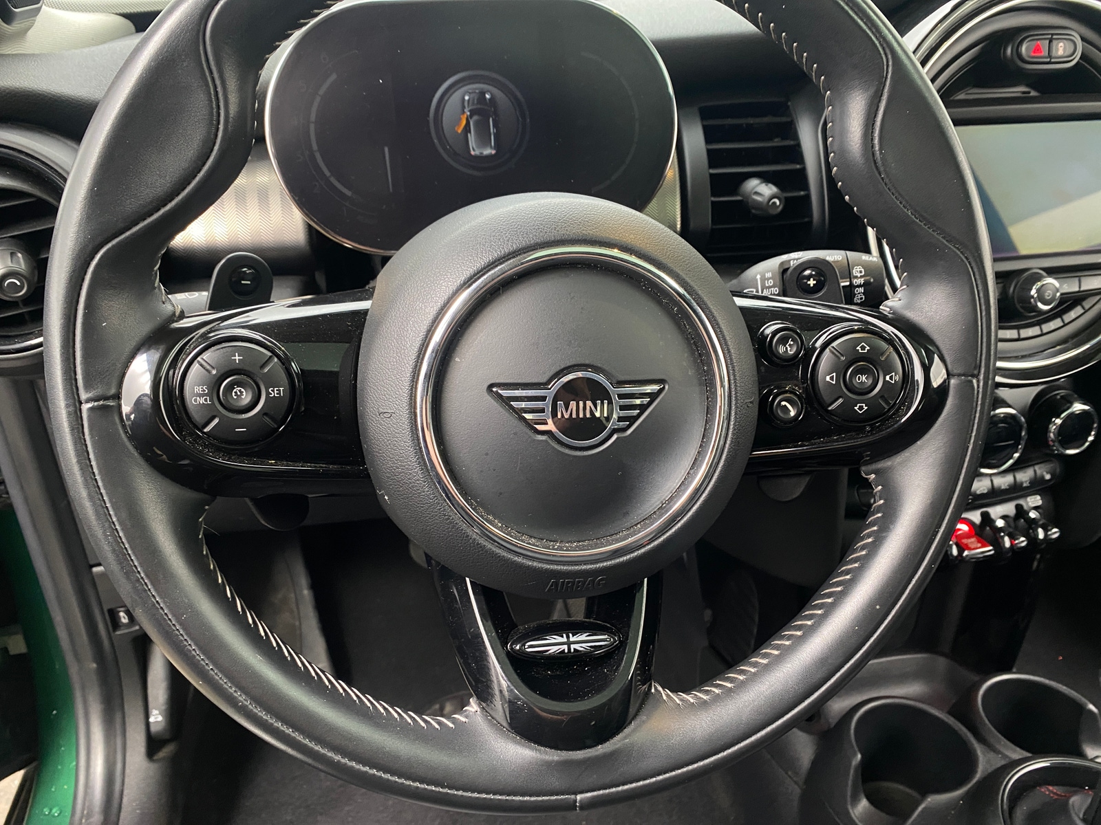 Thumbnail: 2021 MINI Cooper Hardtop - 4