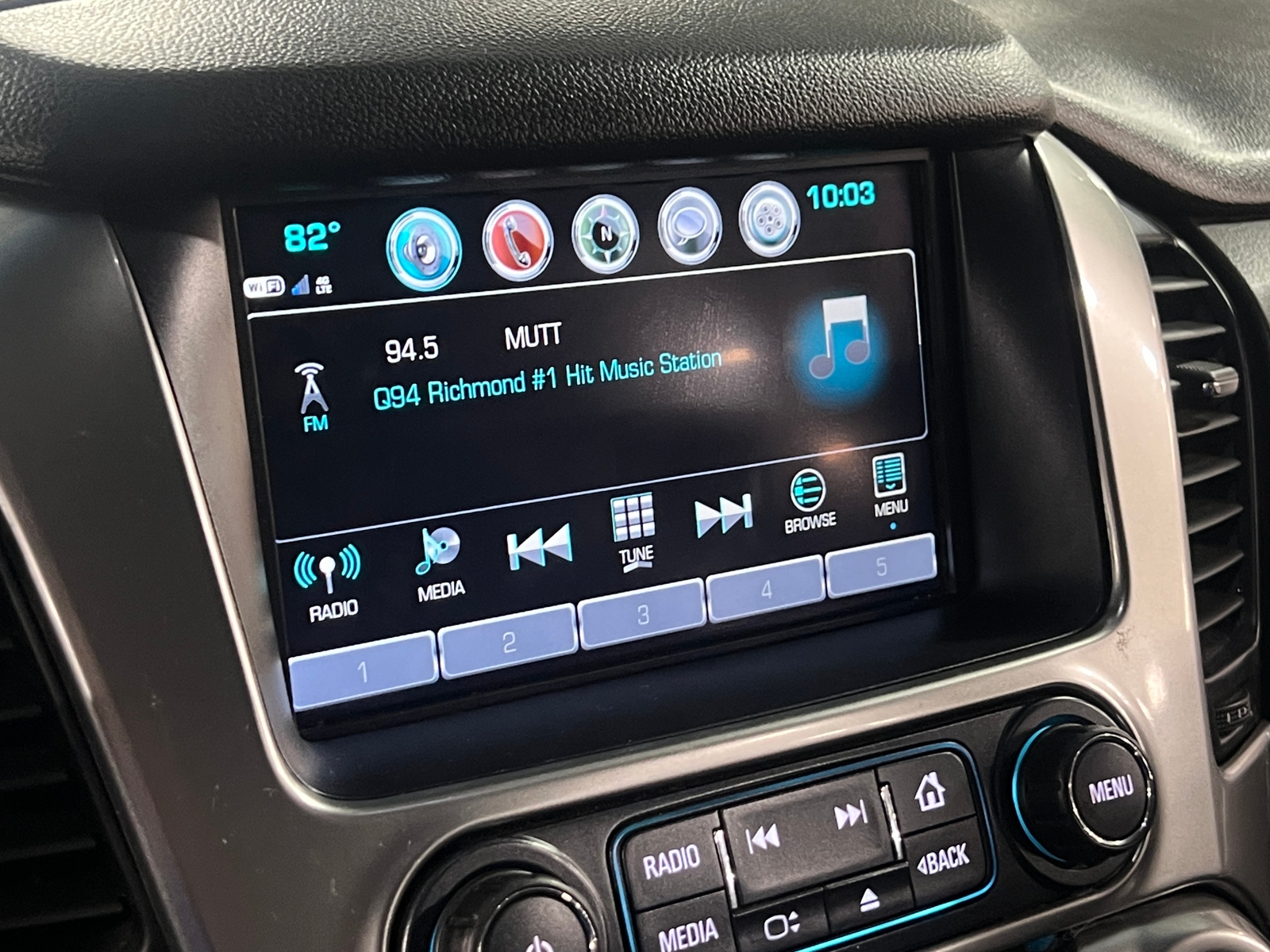 Thumbnail: 2018 Chevrolet Tahoe - 3
