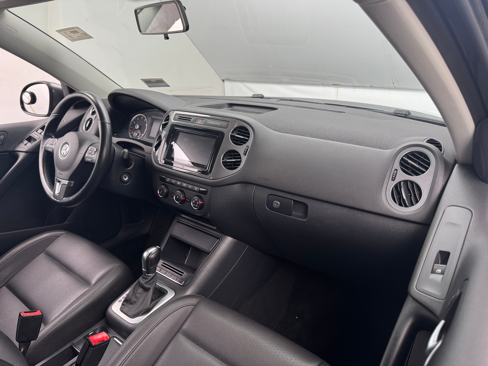 Thumbnail: 2015 Volkswagen Tiguan - 3