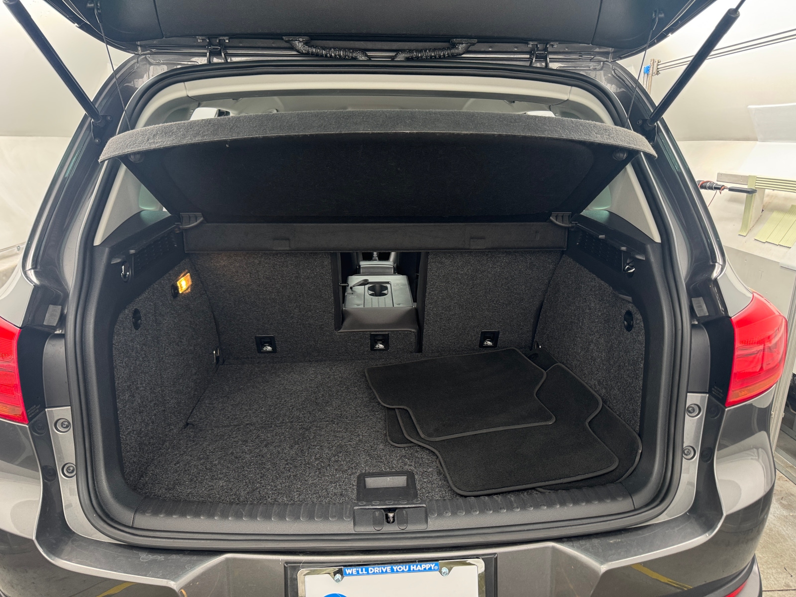 Thumbnail: 2015 Volkswagen Tiguan - 7