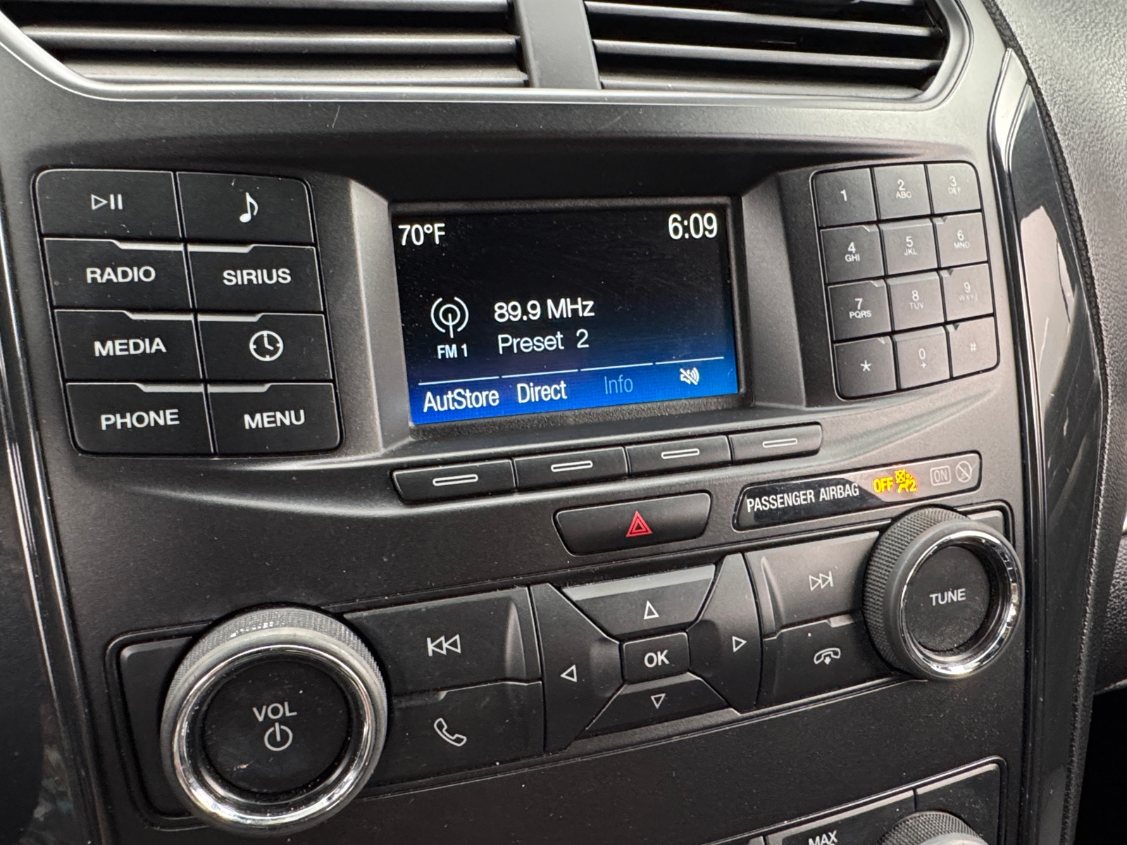 Thumbnail: 2019 Ford Explorer - 4