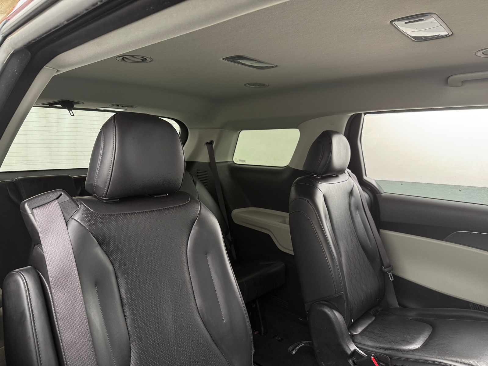 Thumbnail: 2023 Kia Carnival - 5