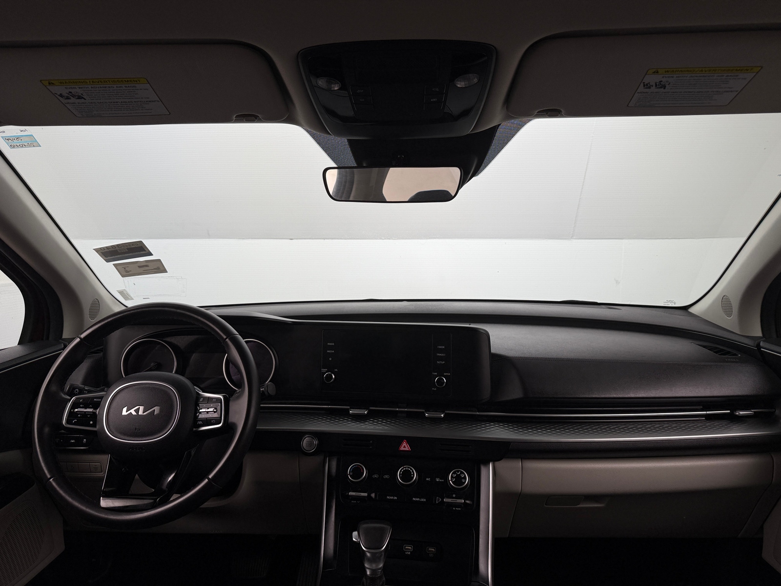 Thumbnail: 2023 Kia Carnival - 2