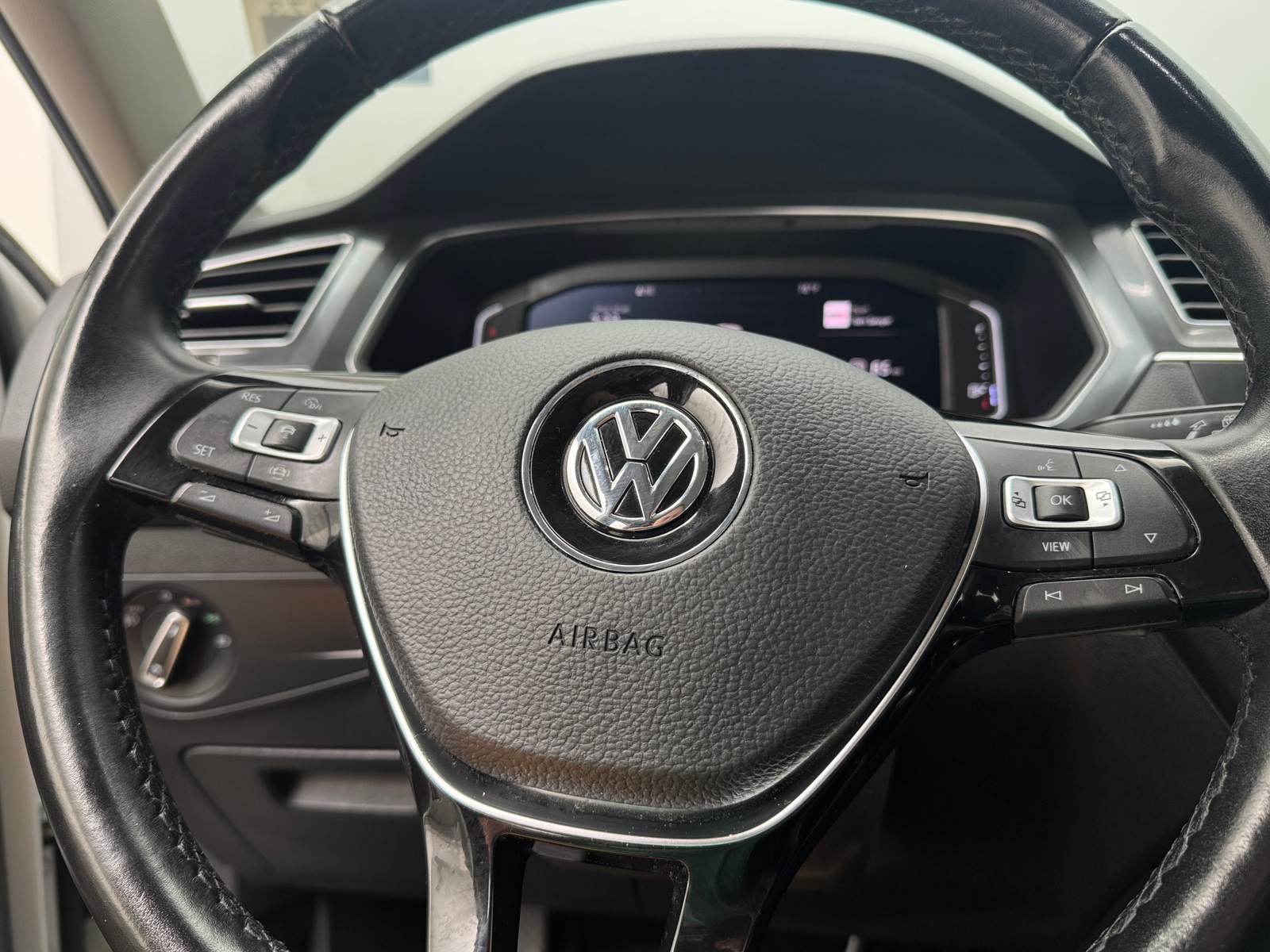 Thumbnail: 2019 Volkswagen Tiguan - 5