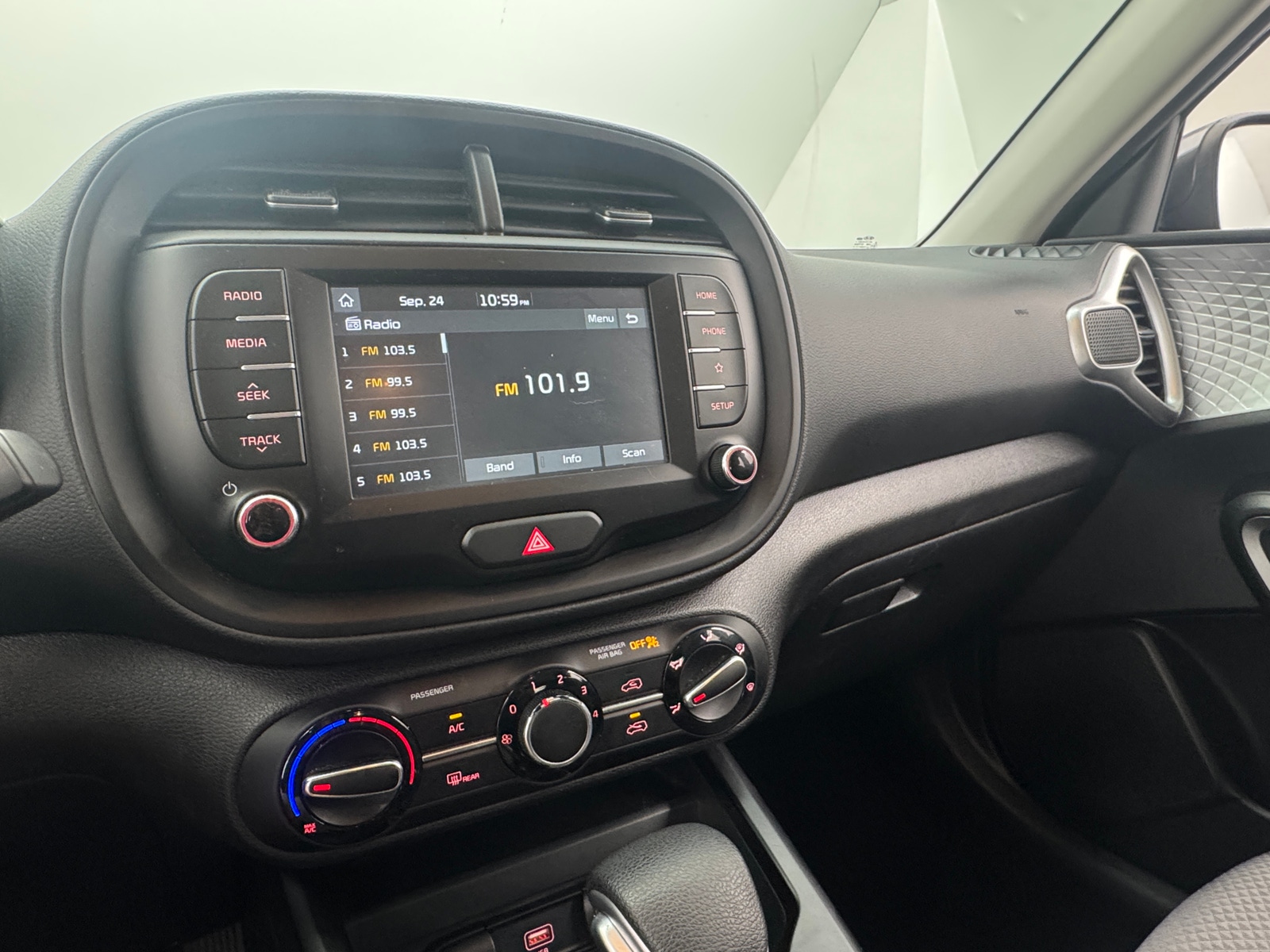 Thumbnail: 2020 Kia Soul - 4