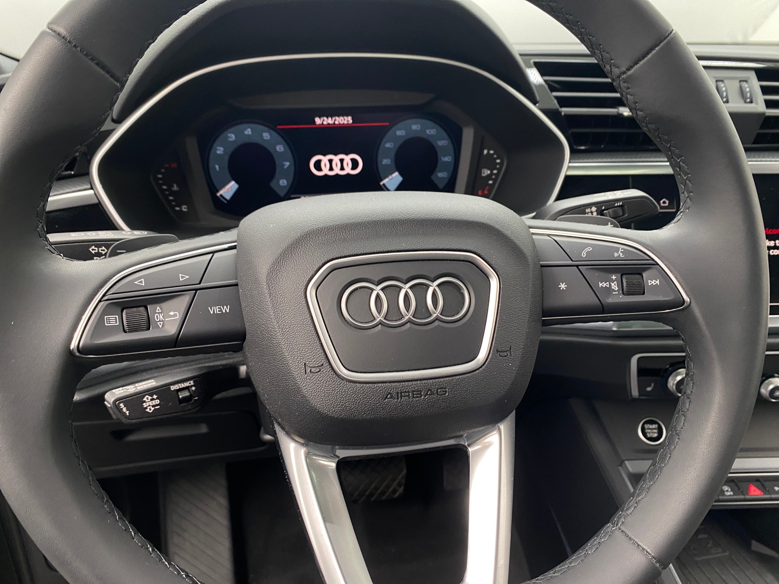 Thumbnail: 2024 Audi Q3 - 4