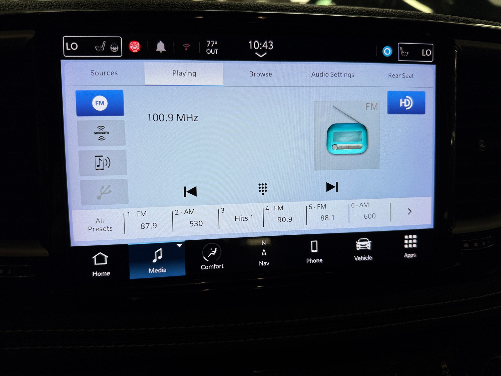 Thumbnail: 2022 Chrysler Pacifica - 3