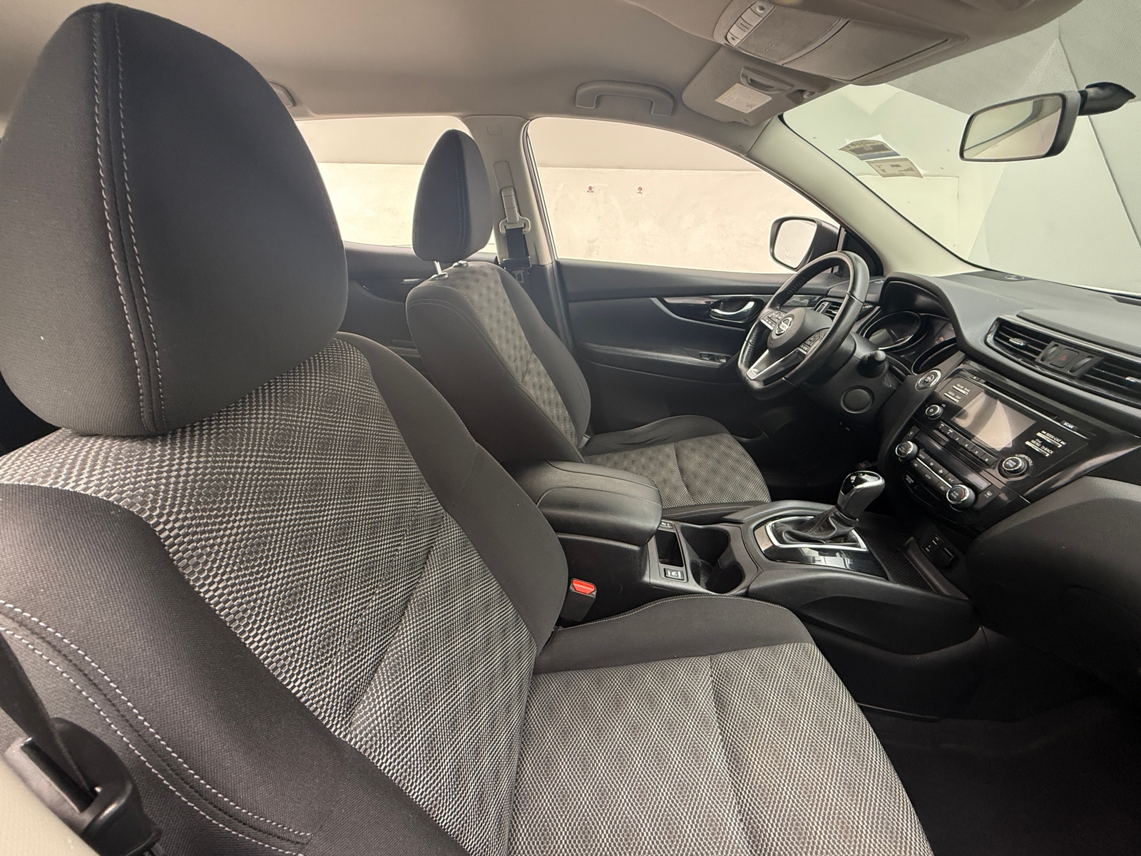 Thumbnail: 2017 Nissan Rogue Sport - 2