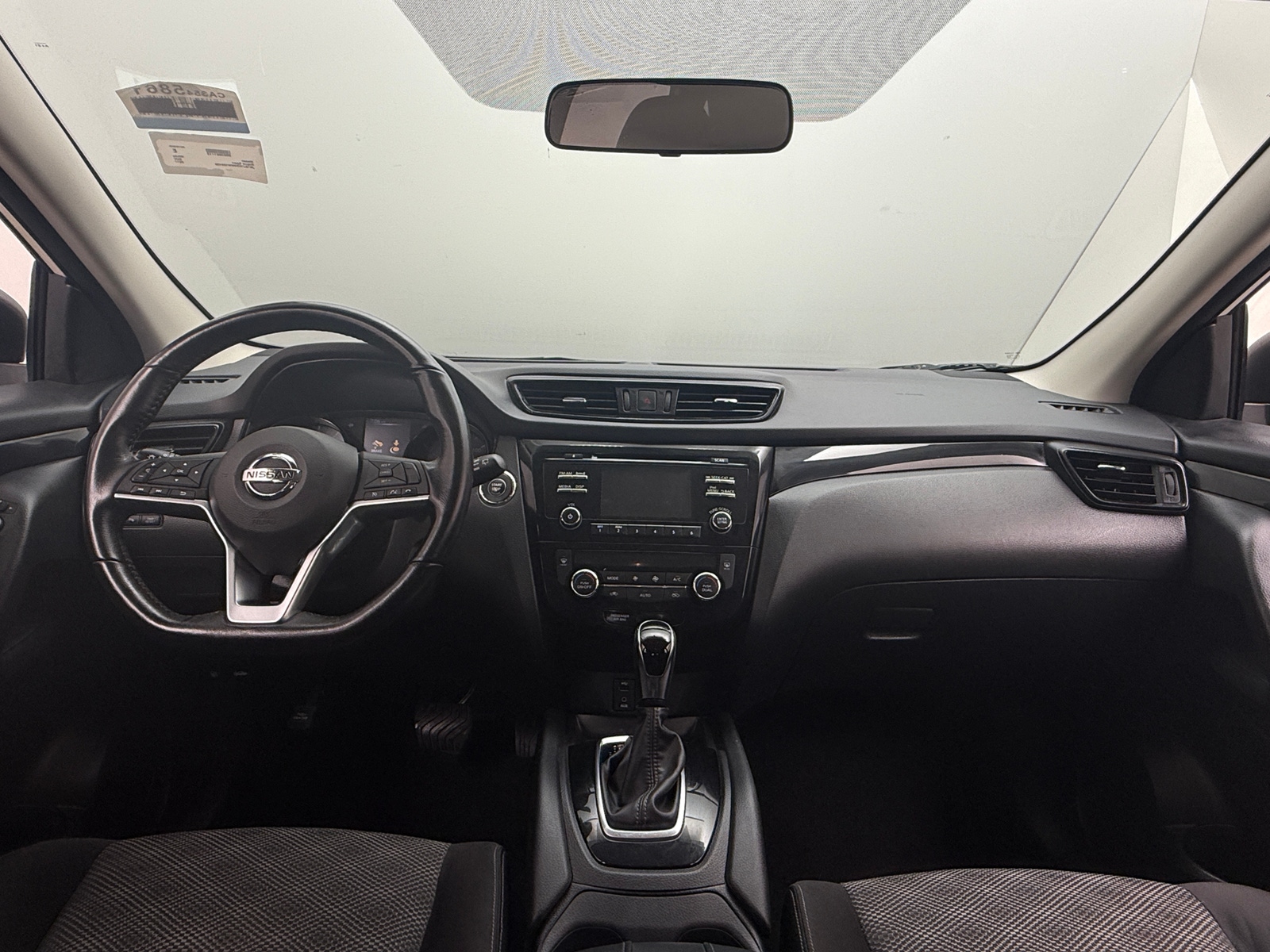 Thumbnail: 2017 Nissan Rogue Sport - 3