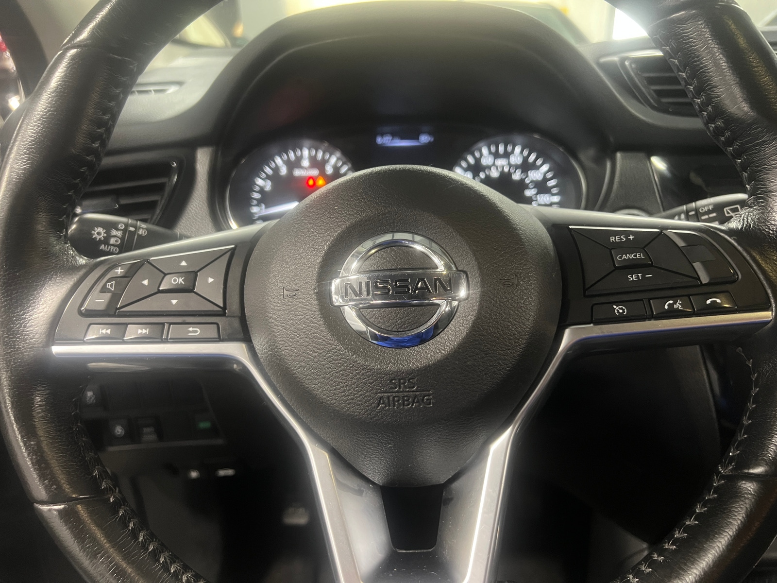 Thumbnail: 2017 Nissan Rogue Sport - 5