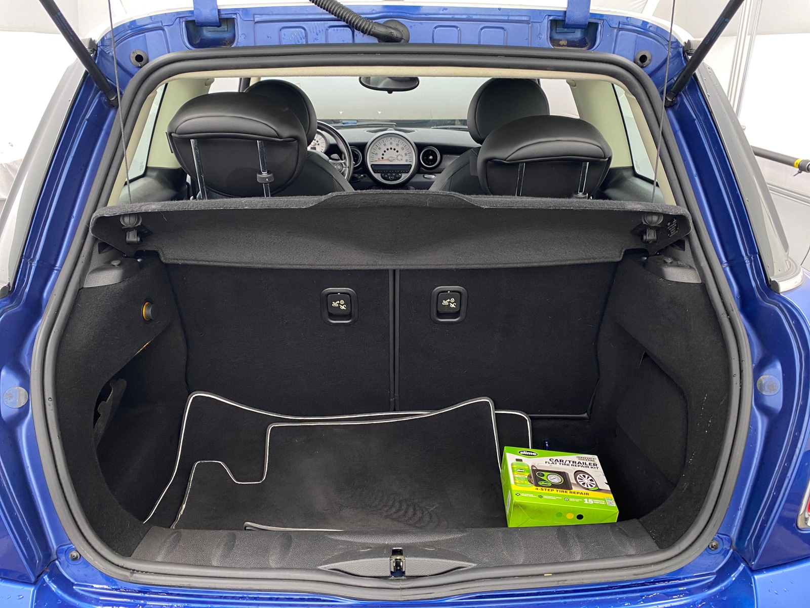 Thumbnail: 2012 MINI Cooper Hardtop - 6
