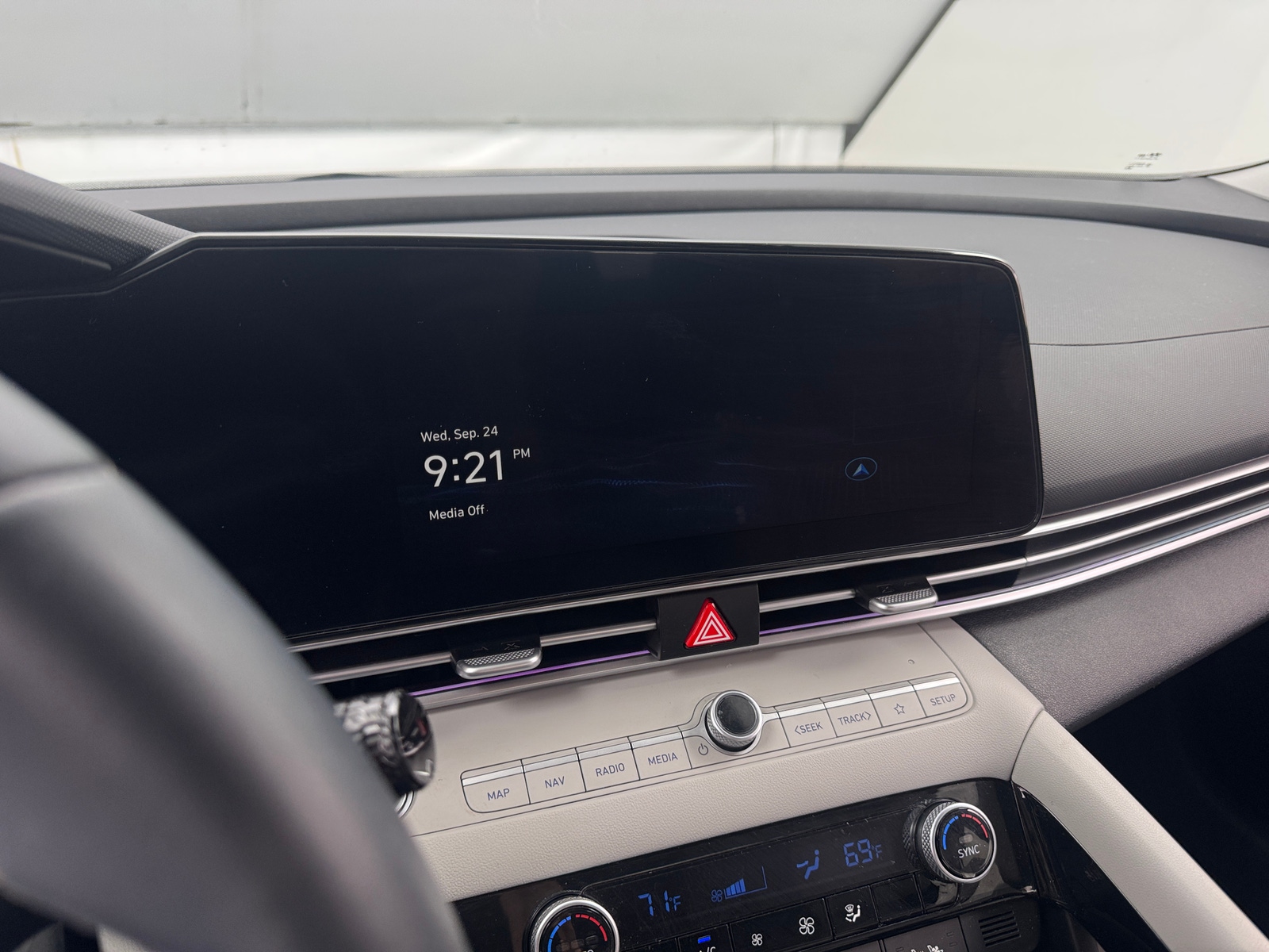 Thumbnail: 2023 Hyundai Elantra - 3