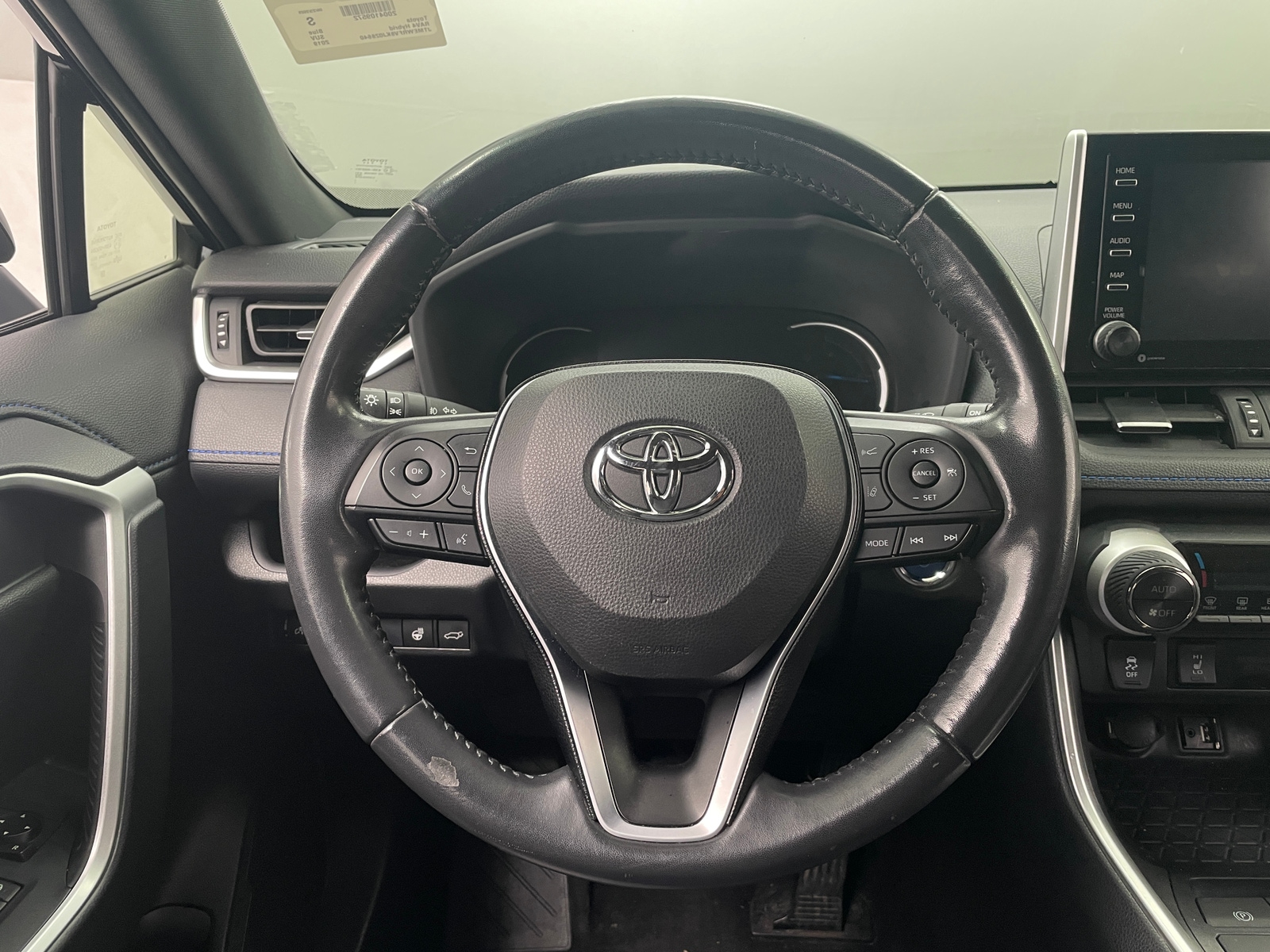 Thumbnail: 2019 Toyota RAV4 - 4