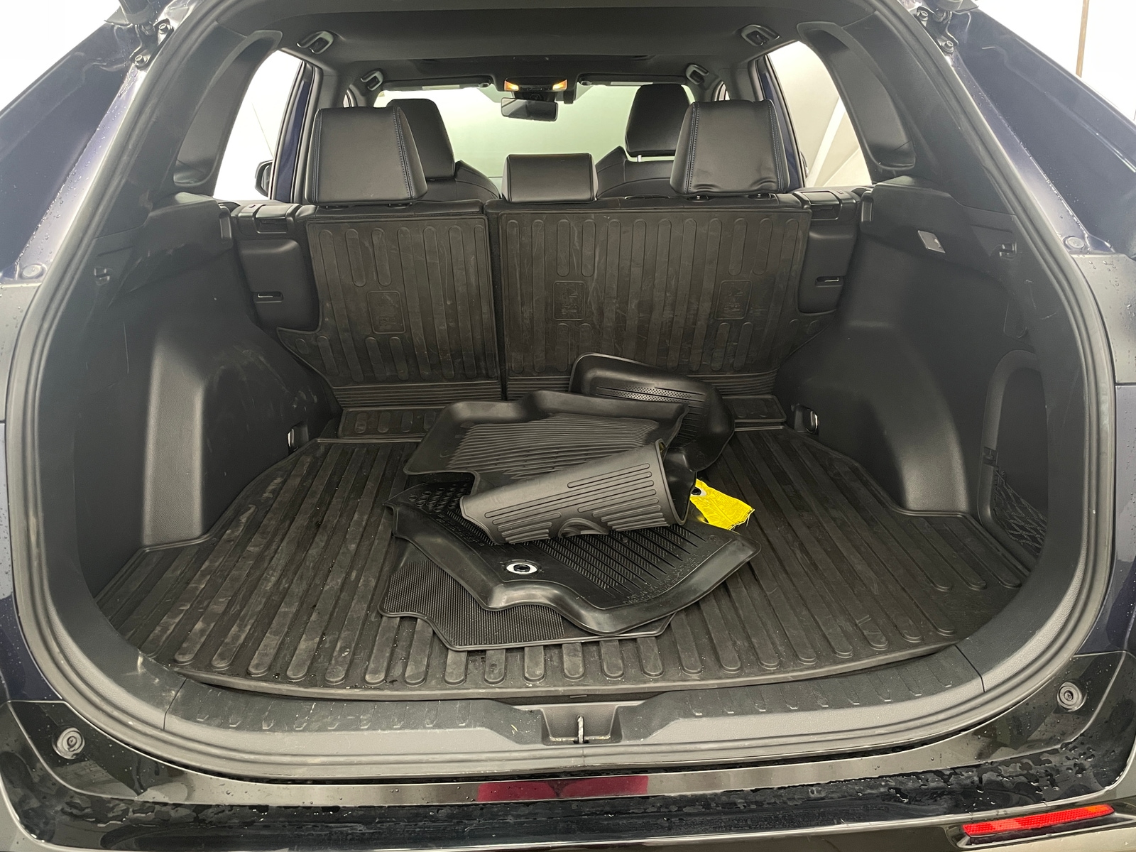 Thumbnail: 2019 Toyota RAV4 - 6