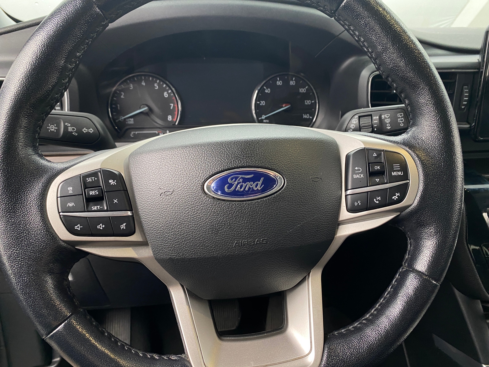 Thumbnail: 2022 Ford Explorer - 4