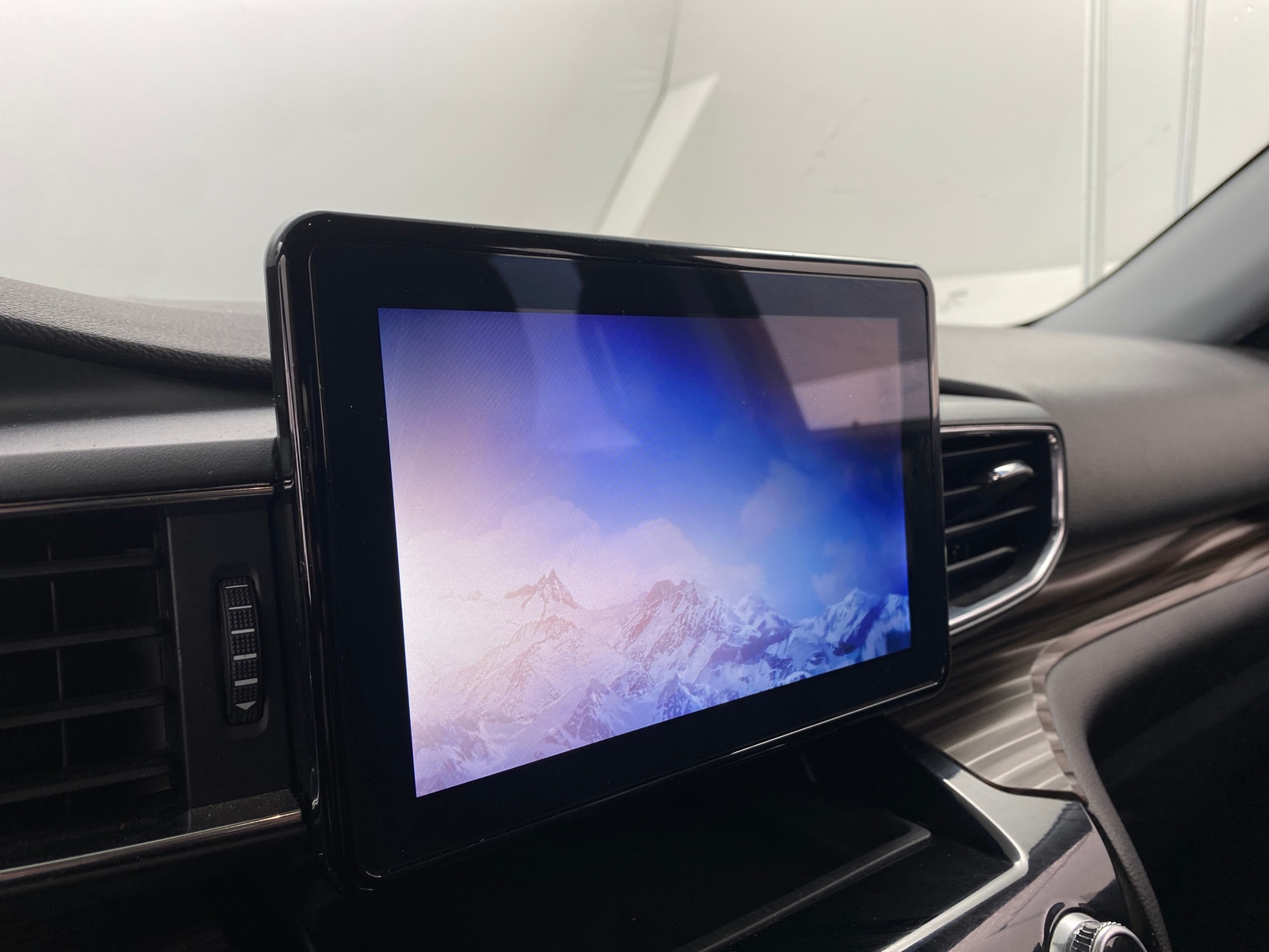 Thumbnail: 2022 Ford Explorer - 3