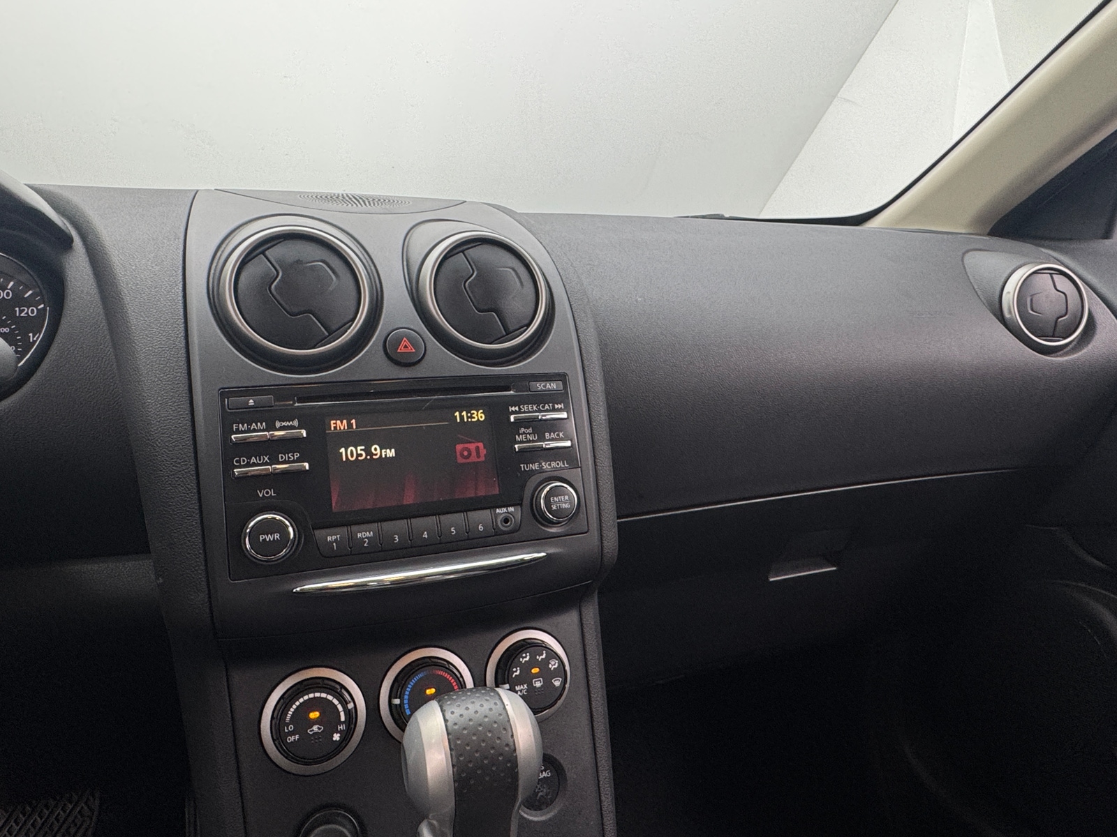 Thumbnail: 2014 Nissan Rogue - 4