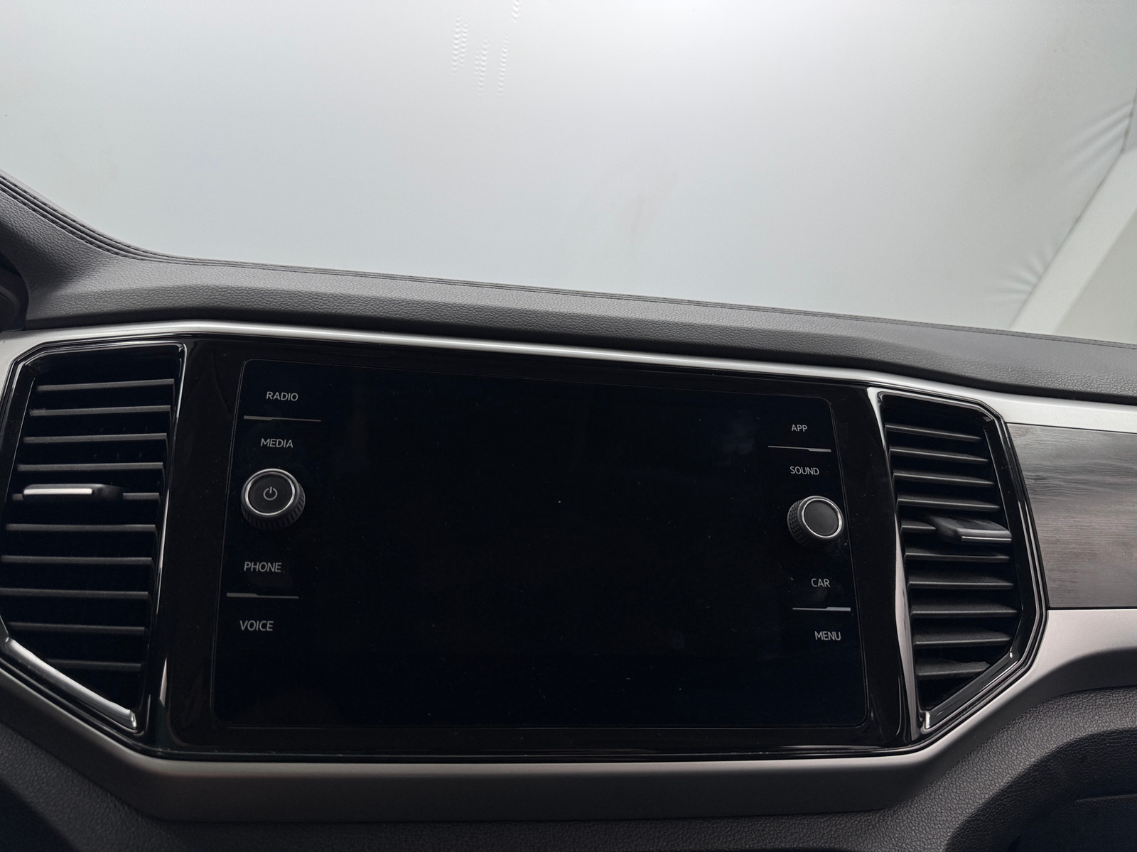 Thumbnail: 2023 Volkswagen Atlas - 3