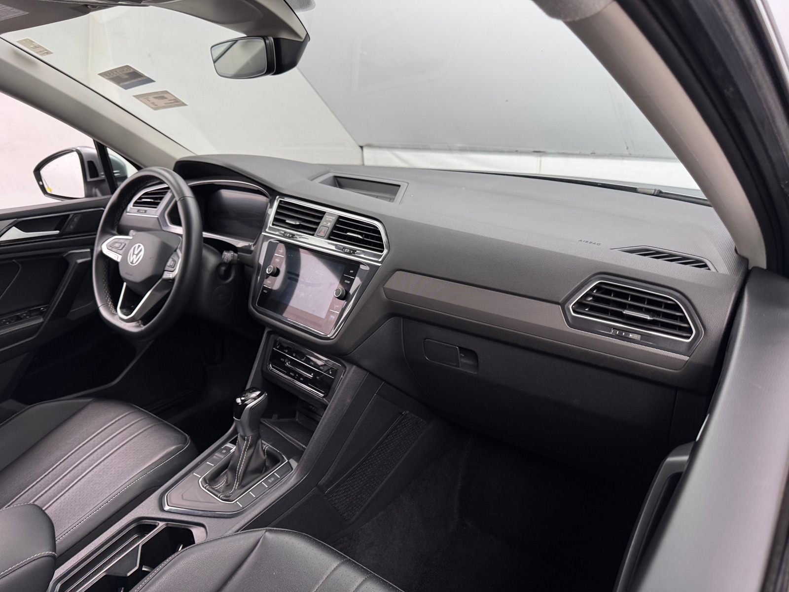 Thumbnail: 2024 Volkswagen Tiguan - 2
