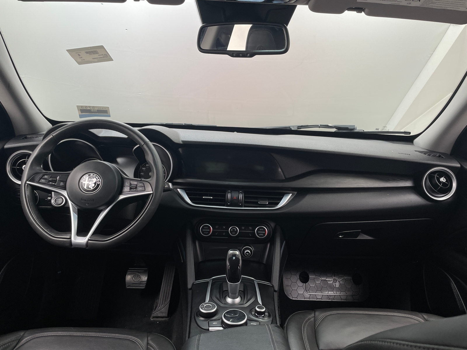 Thumbnail: 2019 Alfa Romeo Stelvio - 2