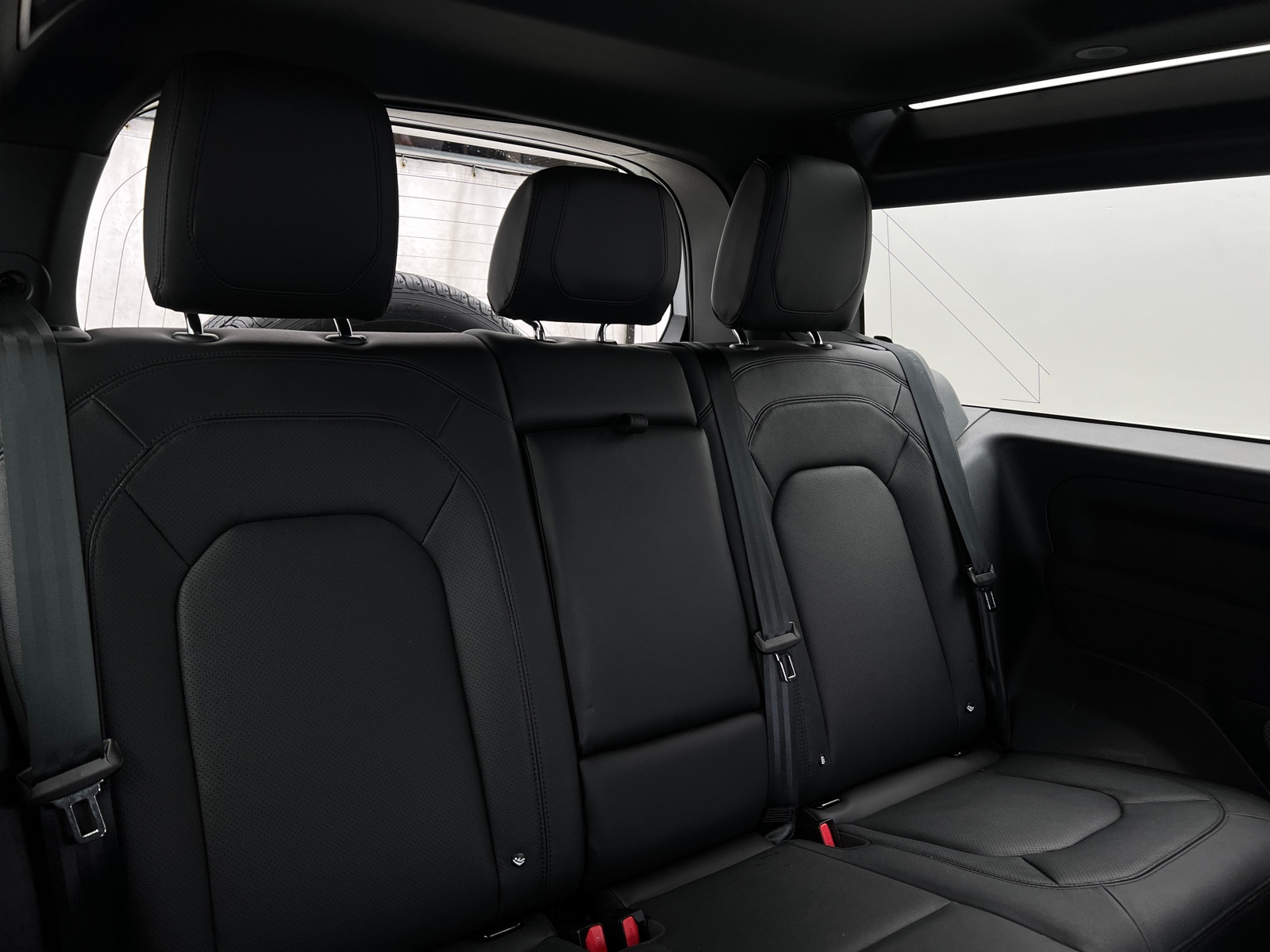 Thumbnail: 2023 Land Rover Defender - 5