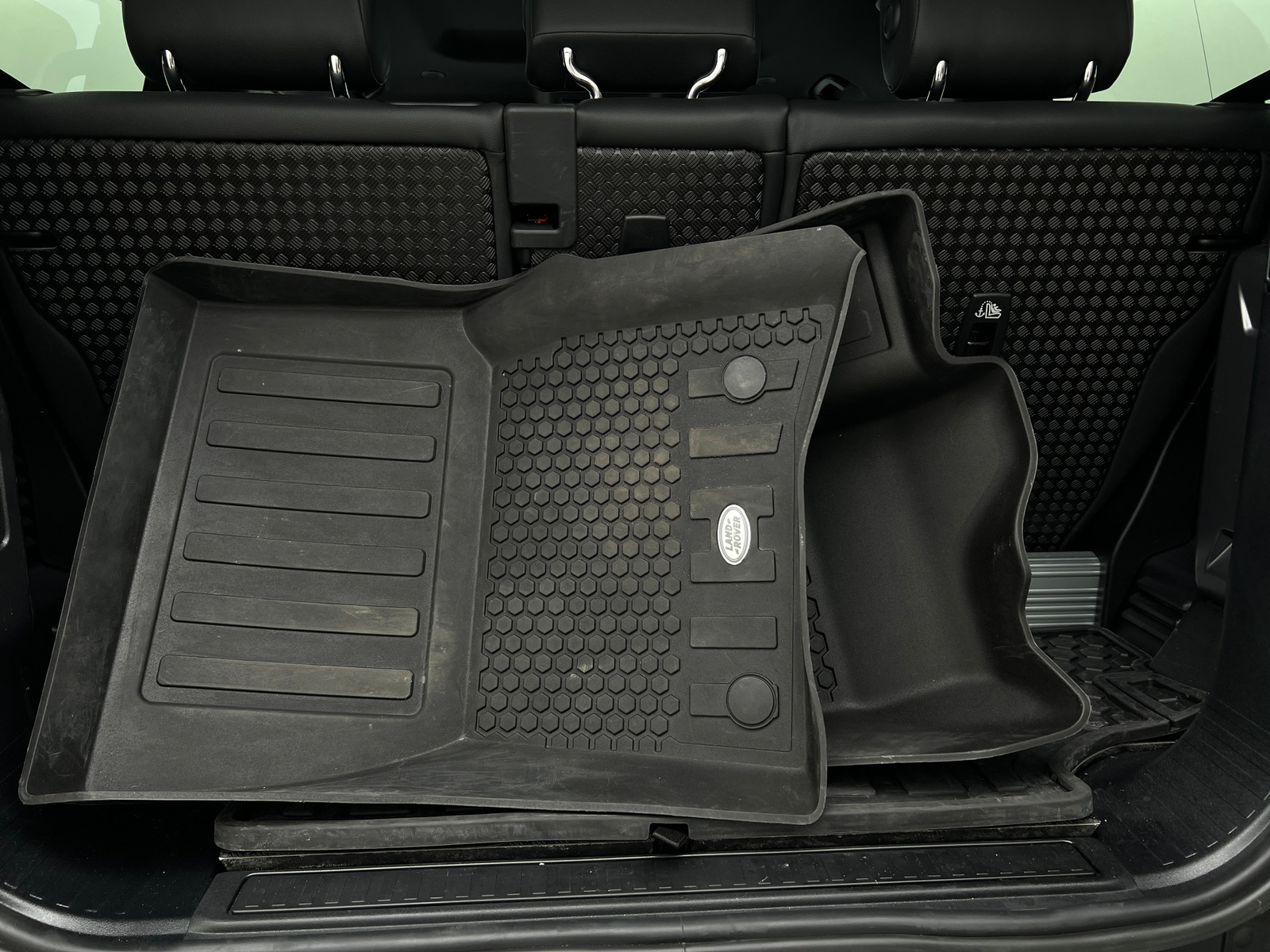 Thumbnail: 2023 Land Rover Defender - 6