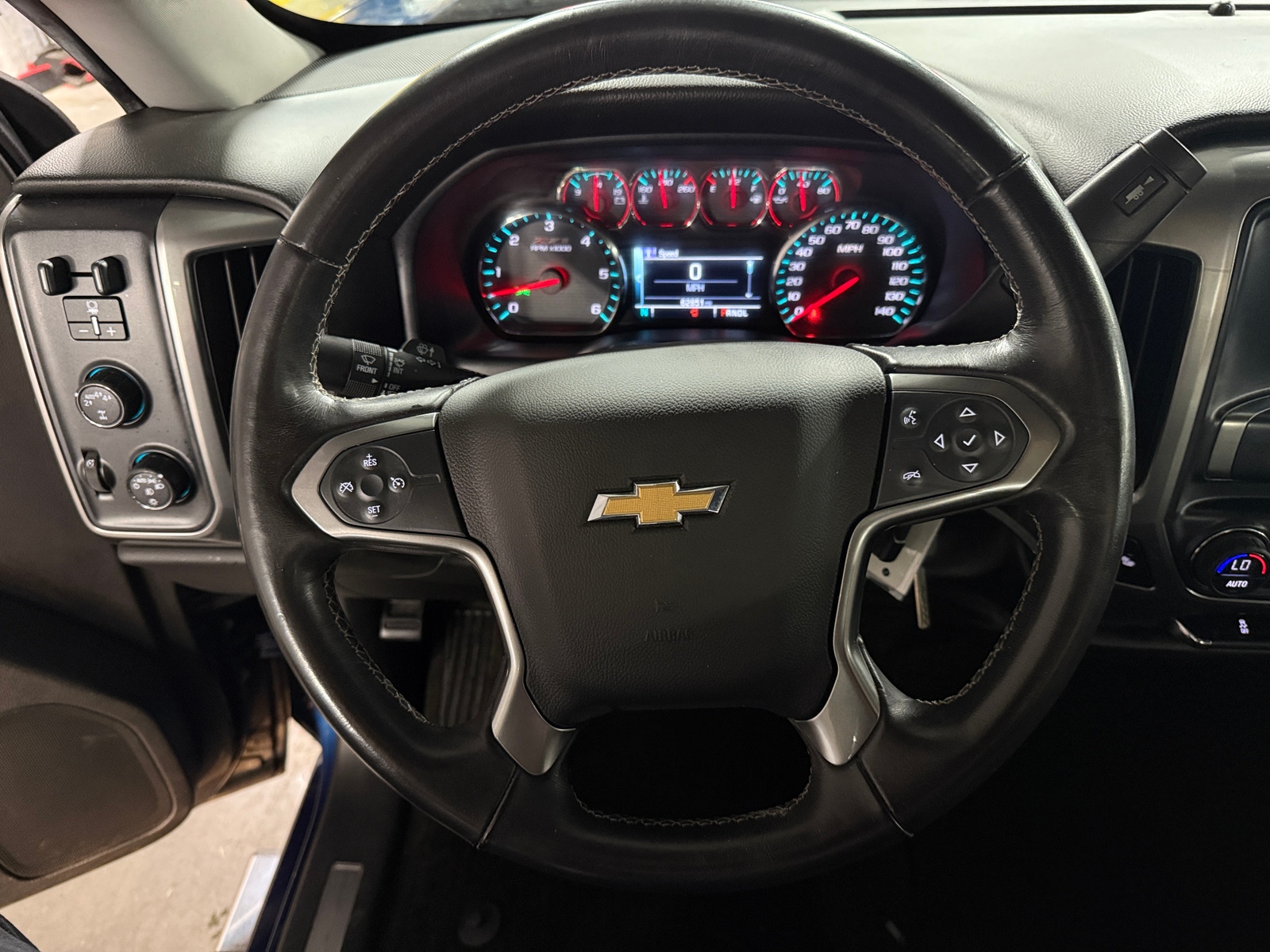 Thumbnail: 2017 Chevrolet Silverado 1500 - 4