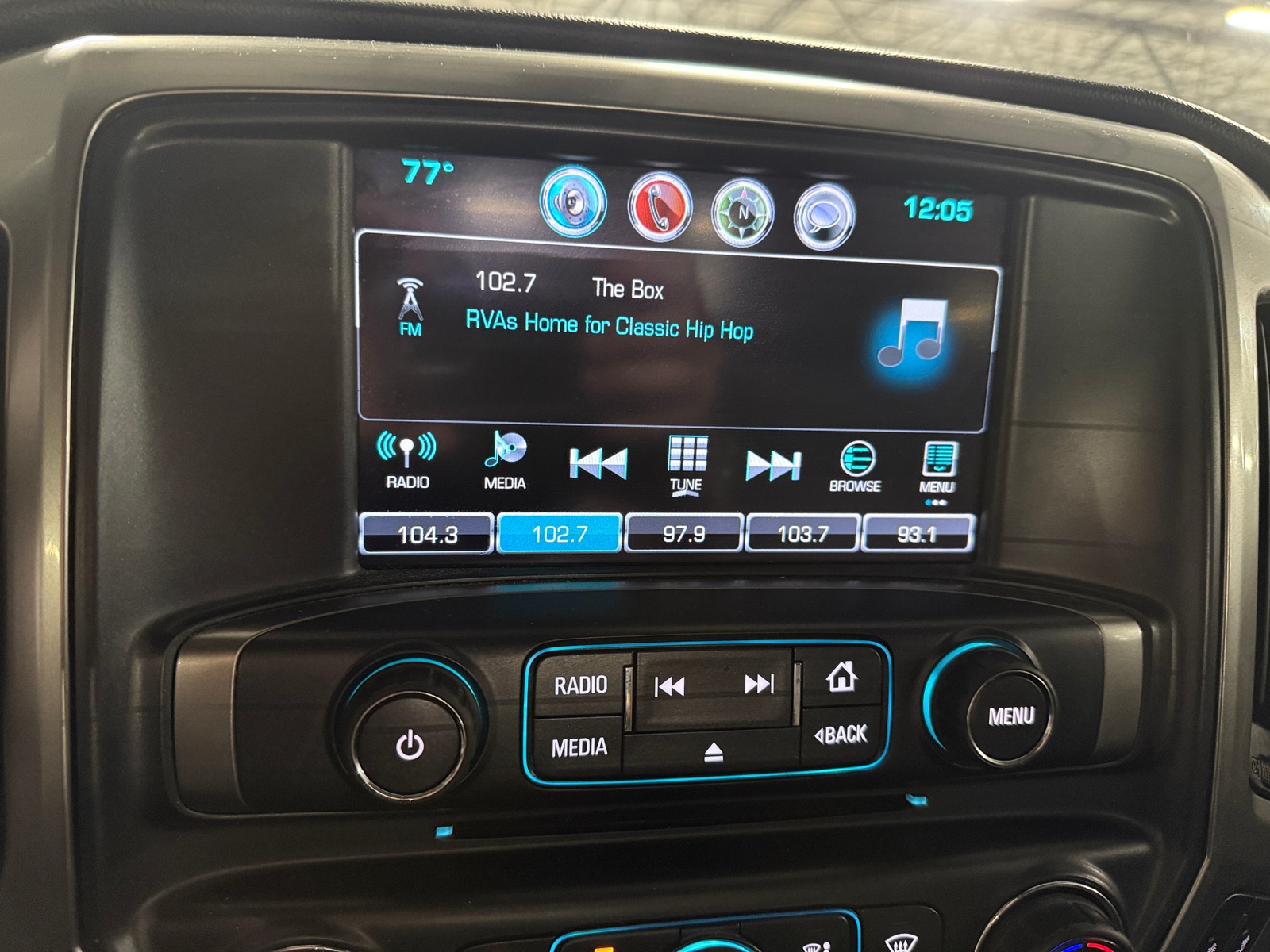 Thumbnail: 2017 Chevrolet Silverado 1500 - 3