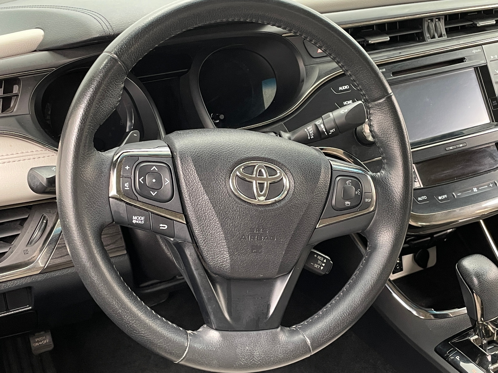 Thumbnail: 2015 Toyota Avalon - 4